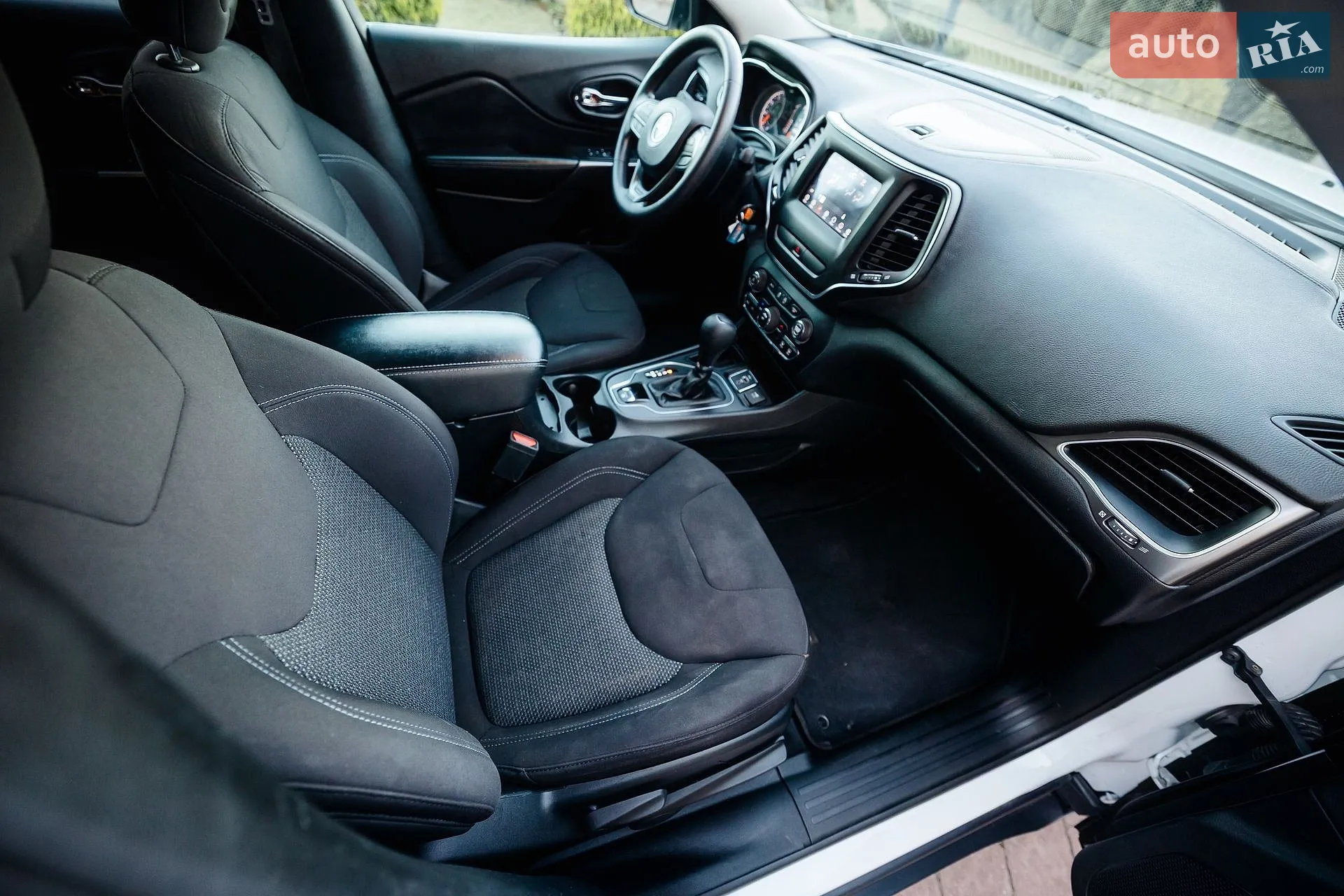 2019 Jeep Cherokee - мініатюра 59