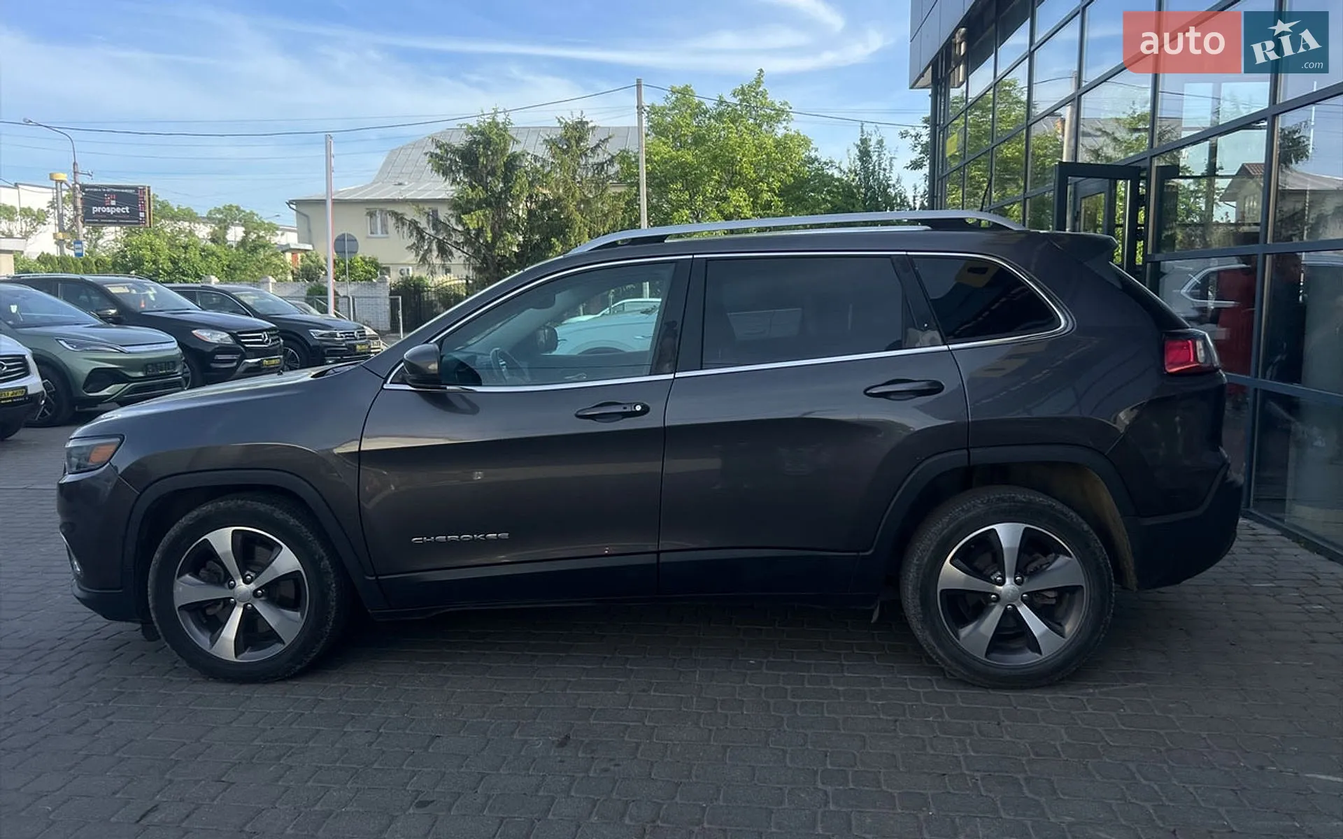 2020 Jeep Cherokee - мініатюра 4