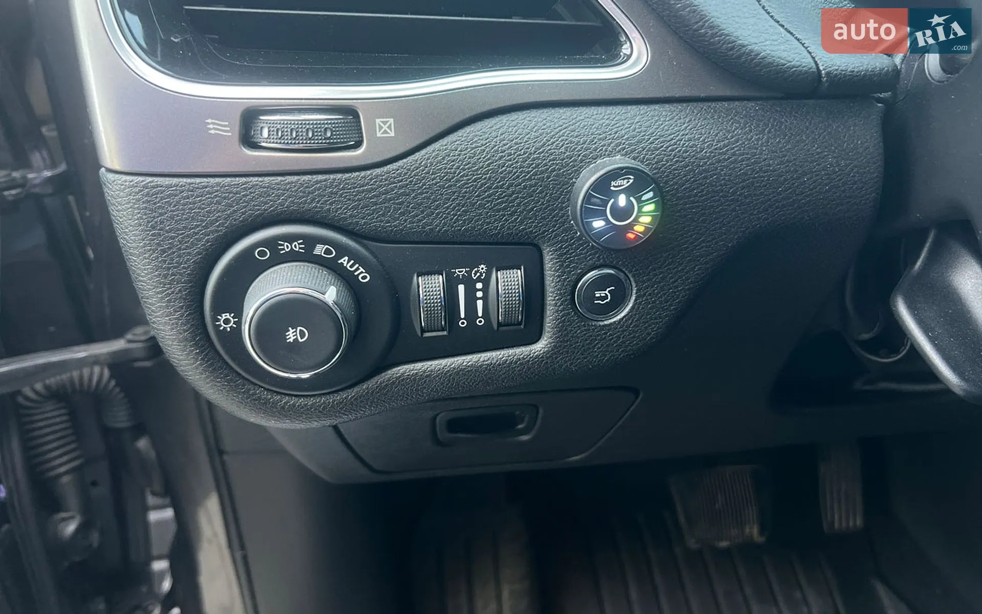 2020 Jeep Cherokee - мініатюра 10