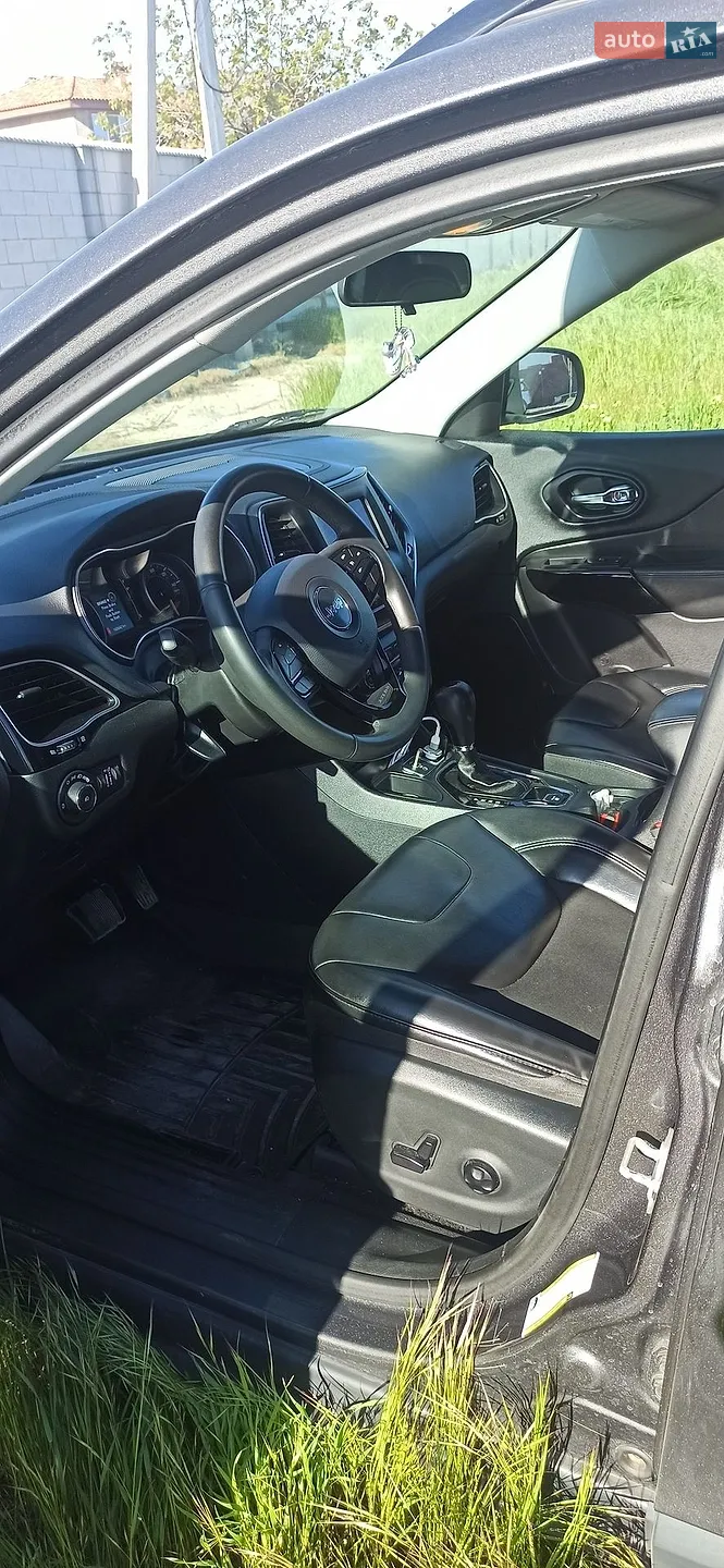 2019 Jeep Cherokee - мініатюра 13