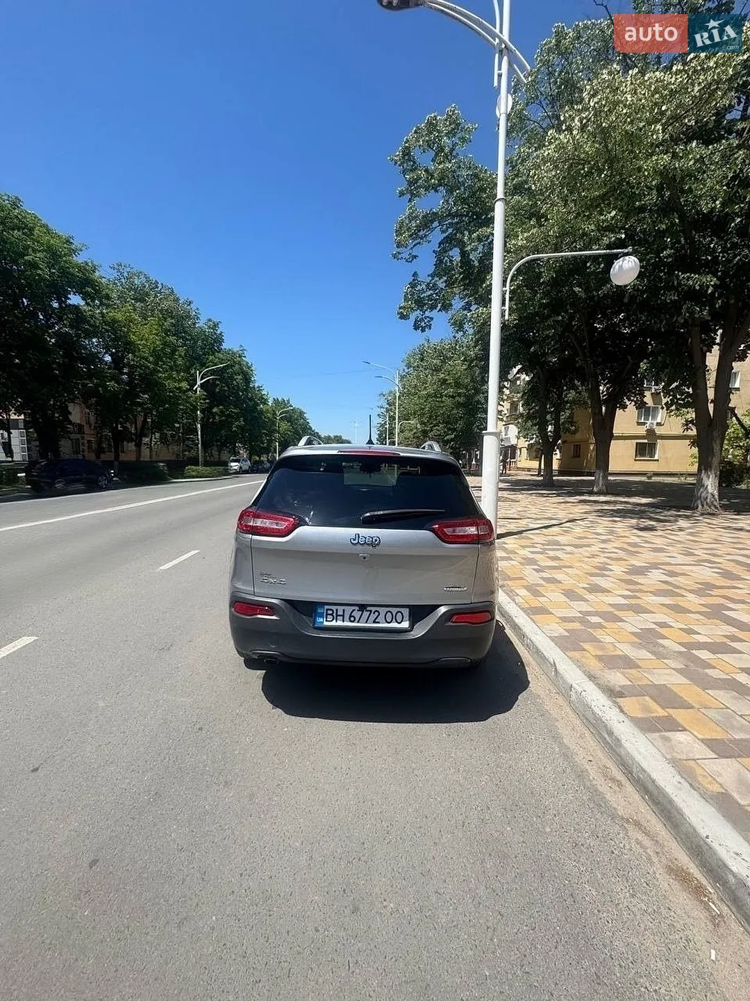 2016 Jeep Cherokee - мініатюра 3