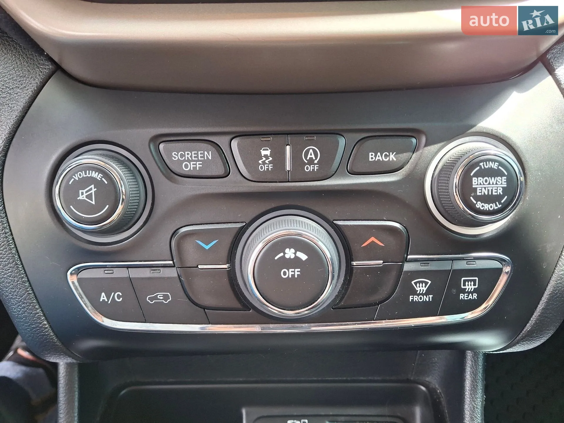 2016 Jeep Cherokee - мініатюра 9