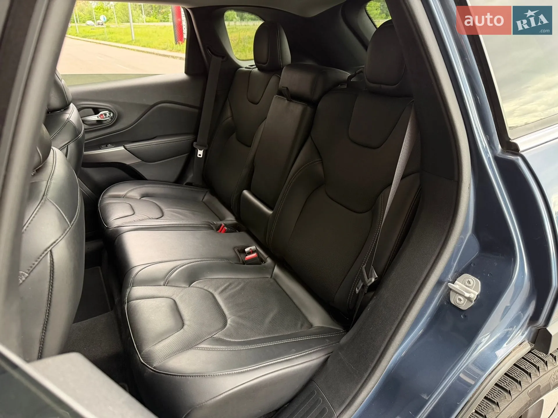 2019 Jeep Cherokee - мініатюра 10