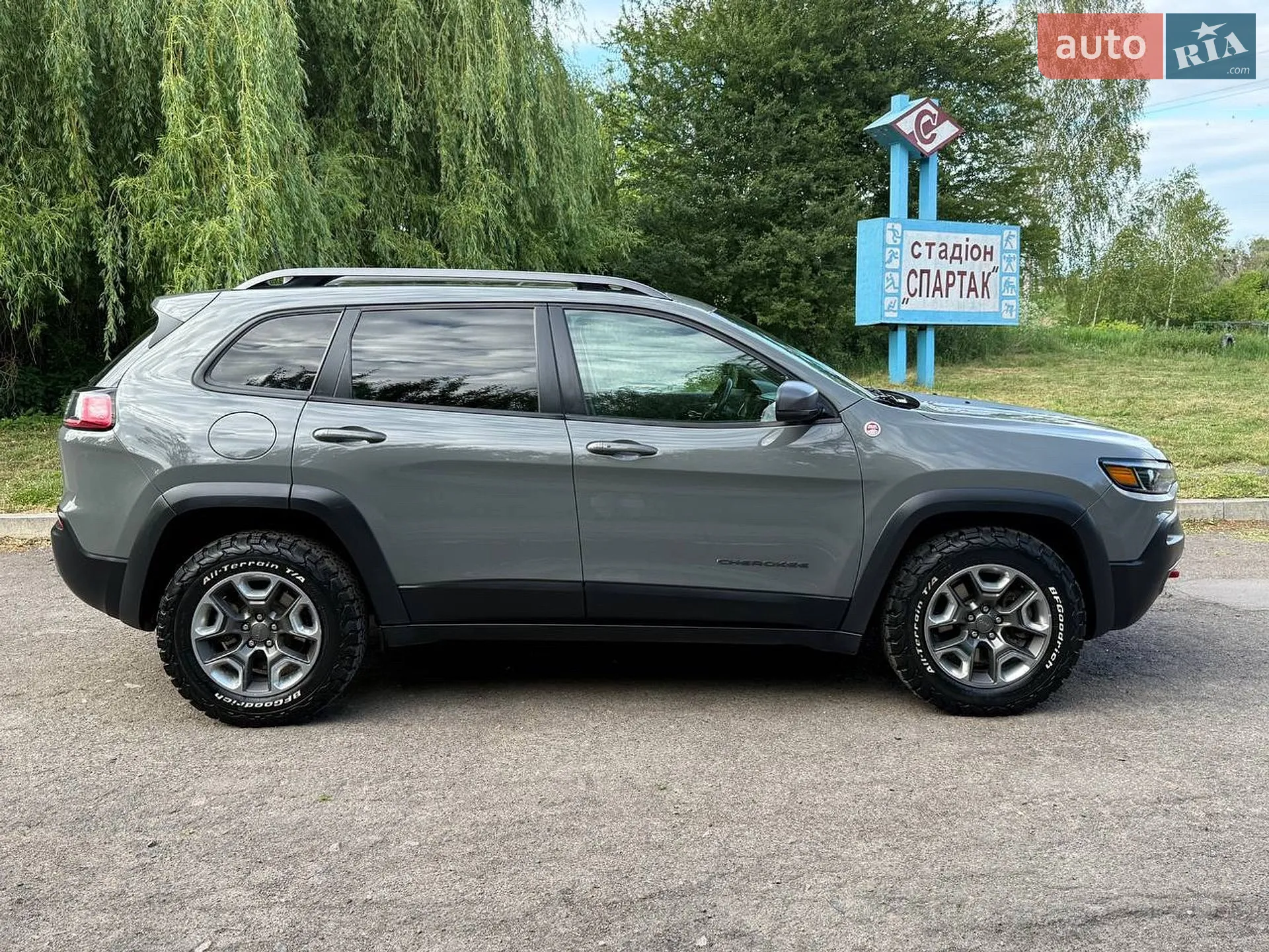 2019 Jeep Cherokee - мініатюра 12
