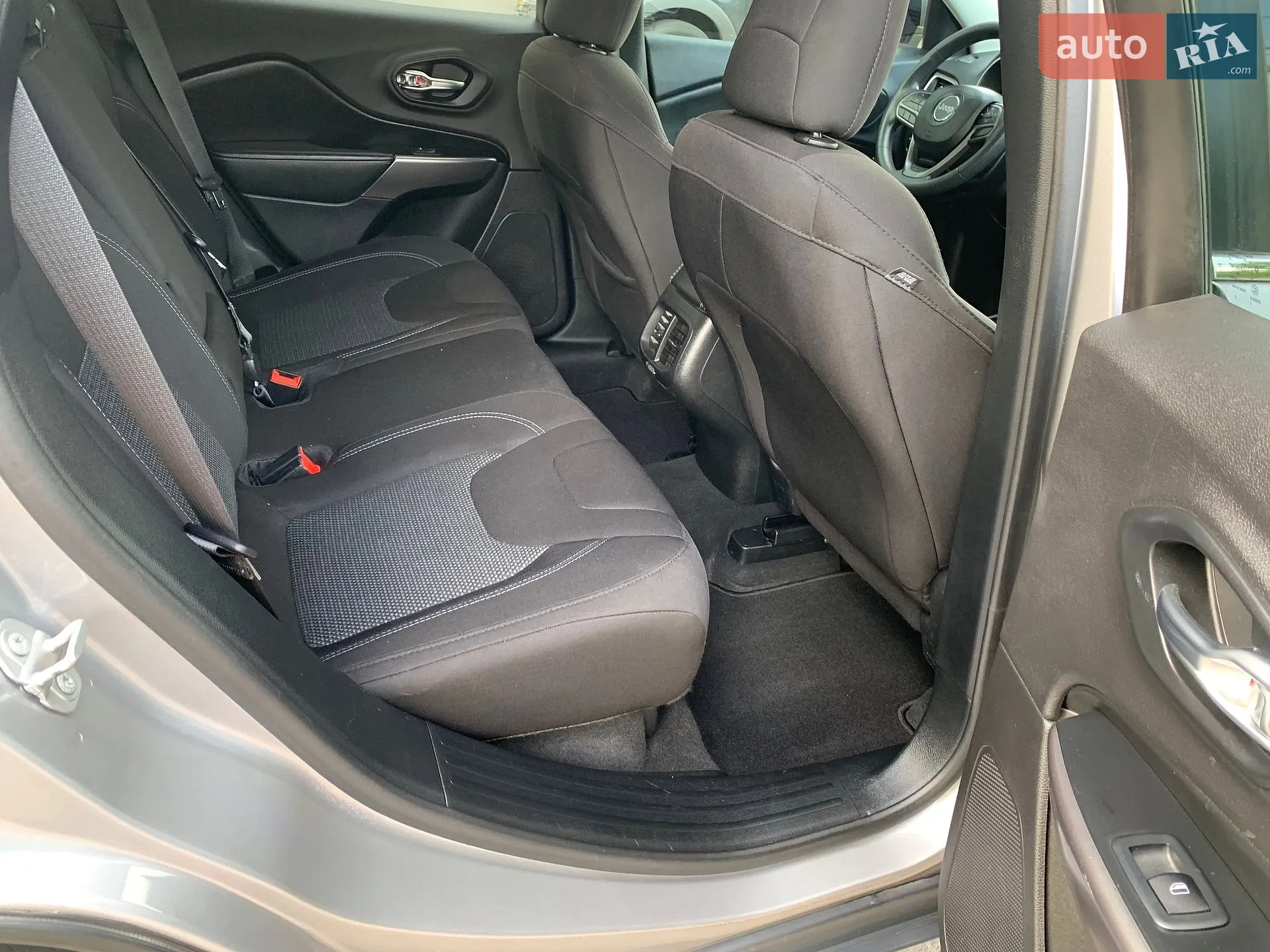 2019 Jeep Cherokee - мініатюра 42