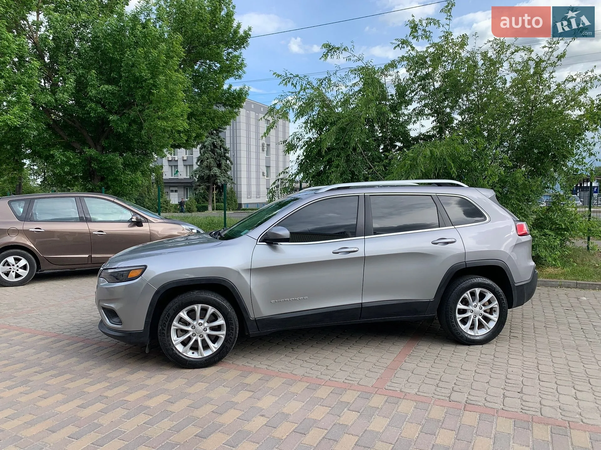 2019 Jeep Cherokee - мініатюра 27