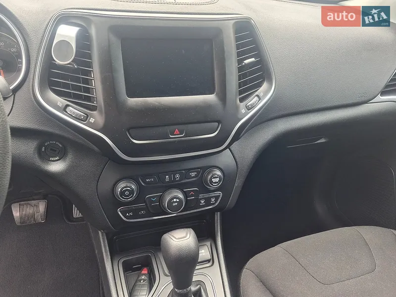Jeep Cherokee 2020 VIN 1C4PJLCB2LD596770 фото оголошення 18 з 61
