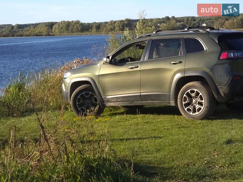 Jeep Cherokee 2019 VIN 1C4PJMBX7LD573116 фото оголошення 4 з 66