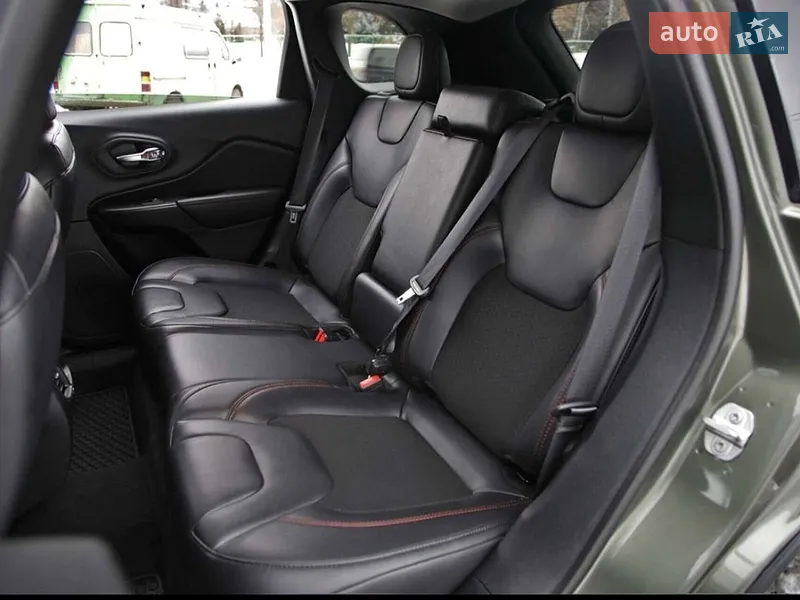 Jeep Cherokee 2019 VIN 1C4PJMBX7LD573116 фото оголошення 17 з 66