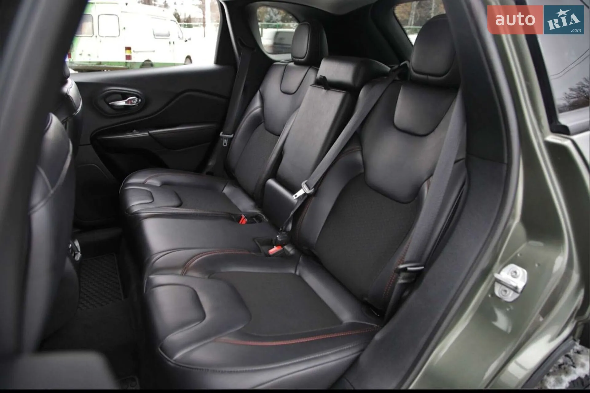2019 Jeep Cherokee - мініатюра 17