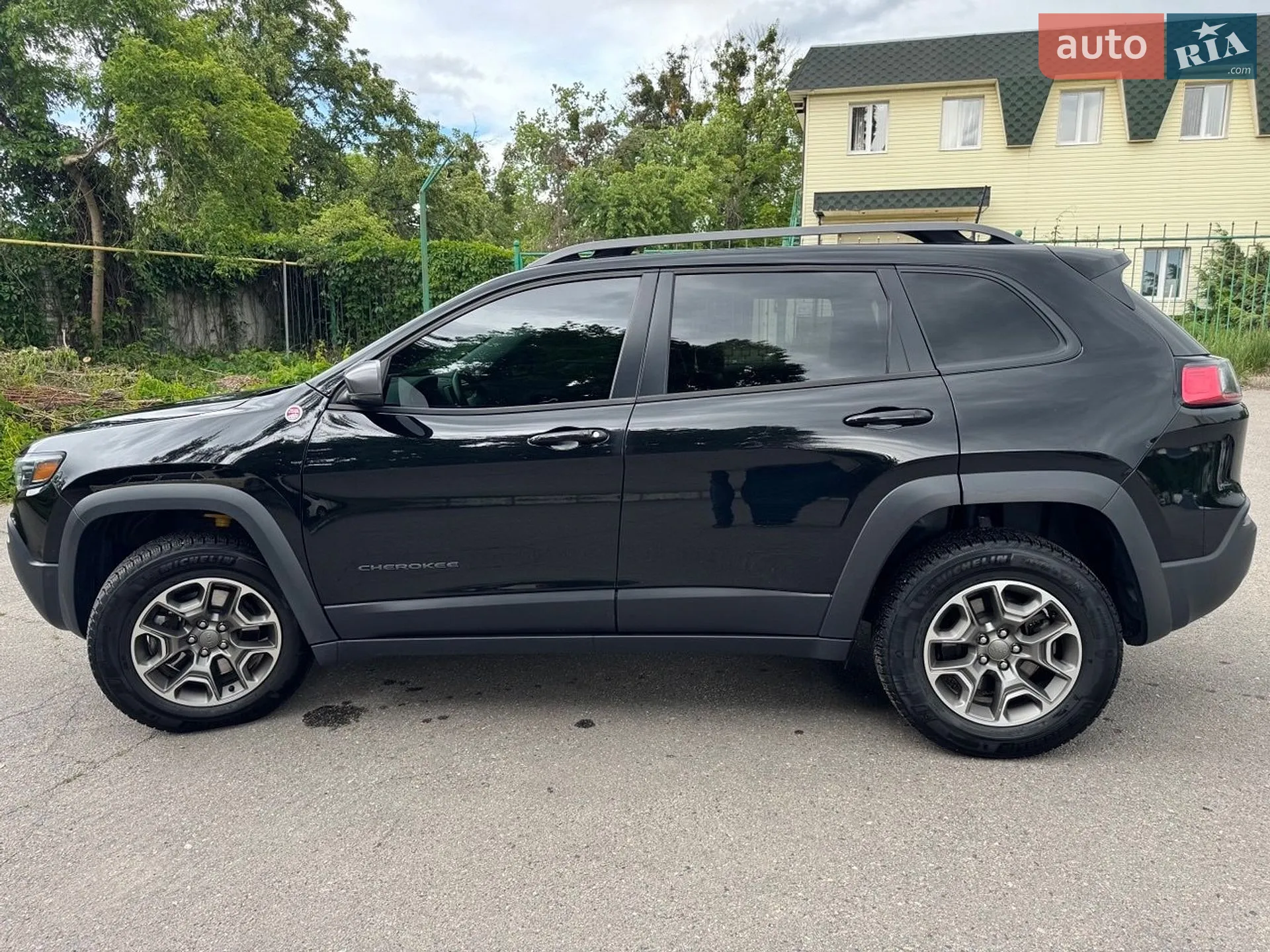 2020 Jeep Cherokee - мініатюра 3