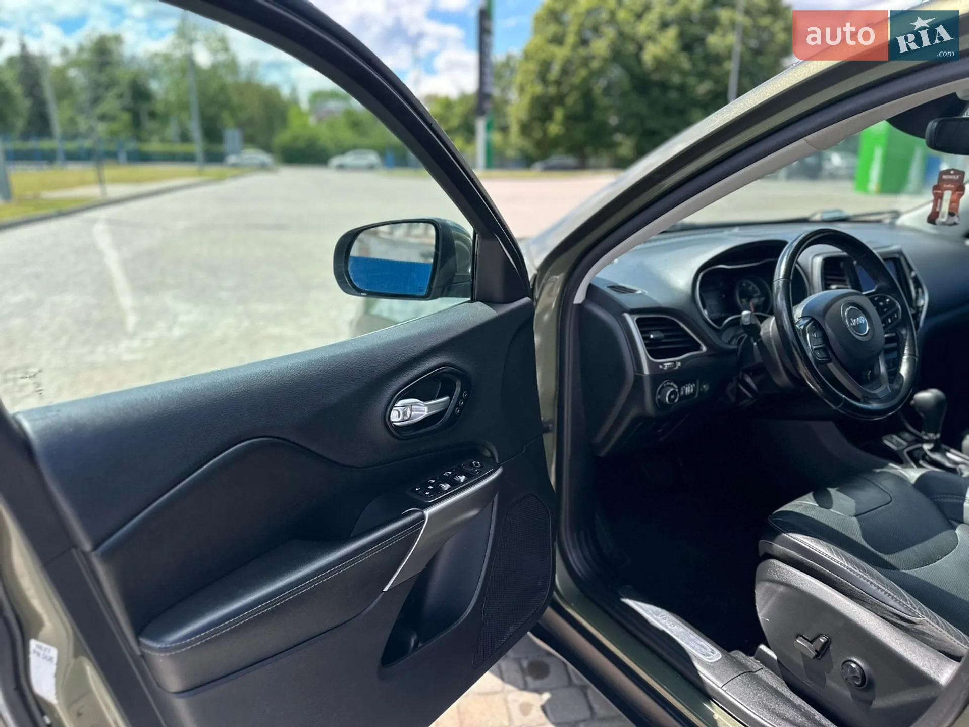 2021 Jeep Cherokee - мініатюра 24