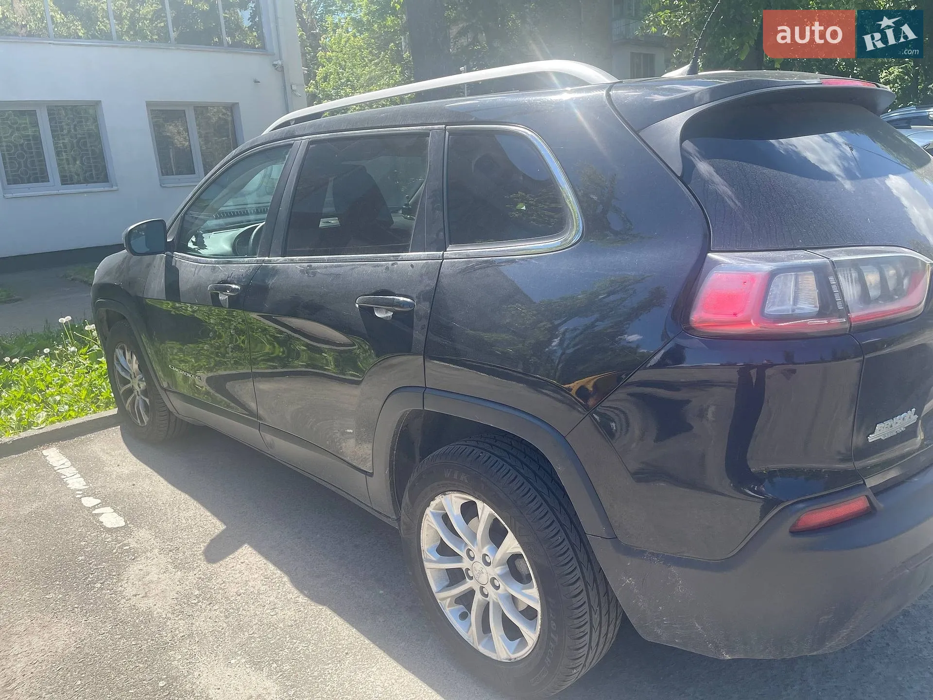 2019 Jeep Cherokee - мініатюра 3
