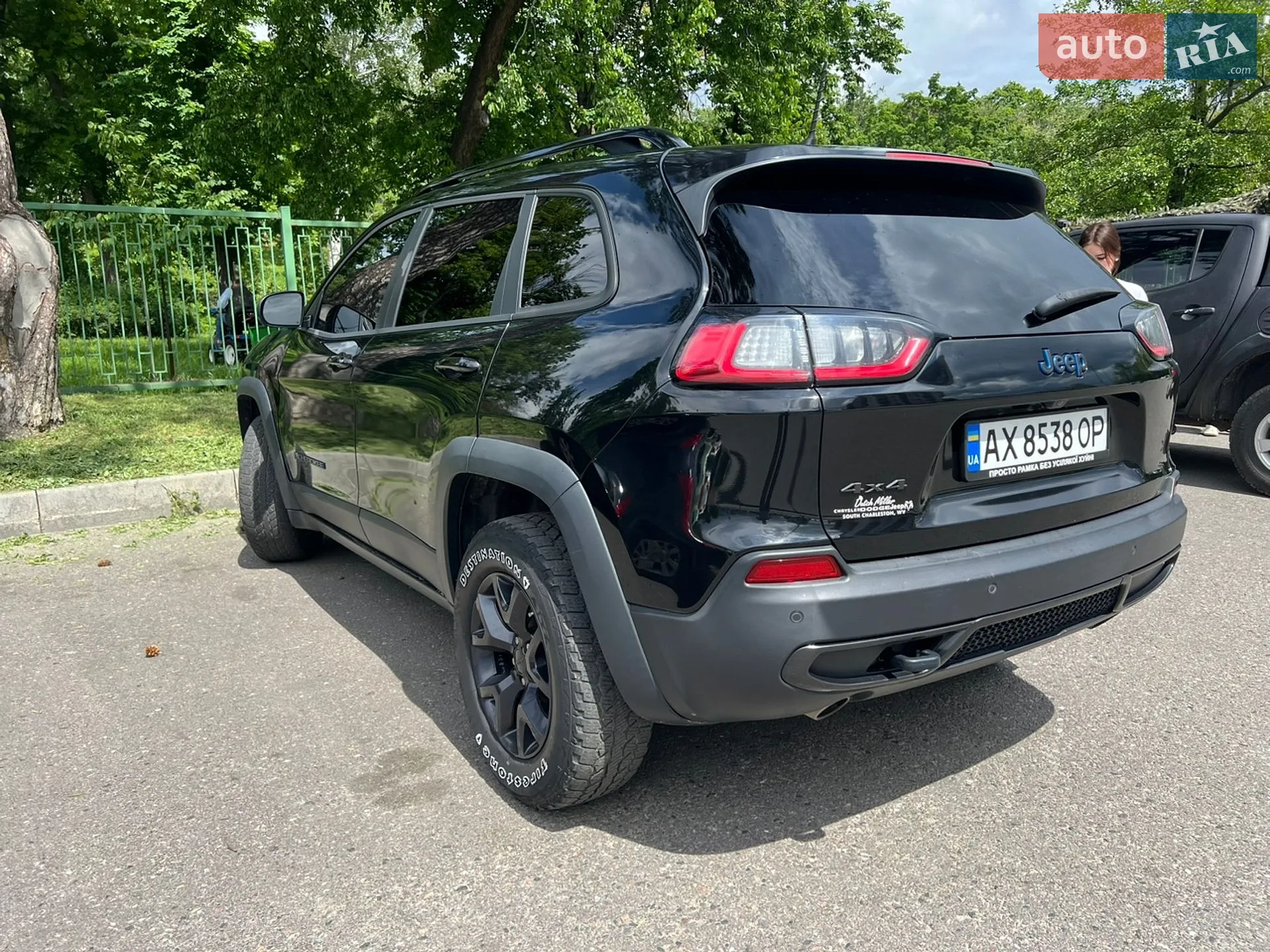 2019 Jeep Cherokee - мініатюра 2