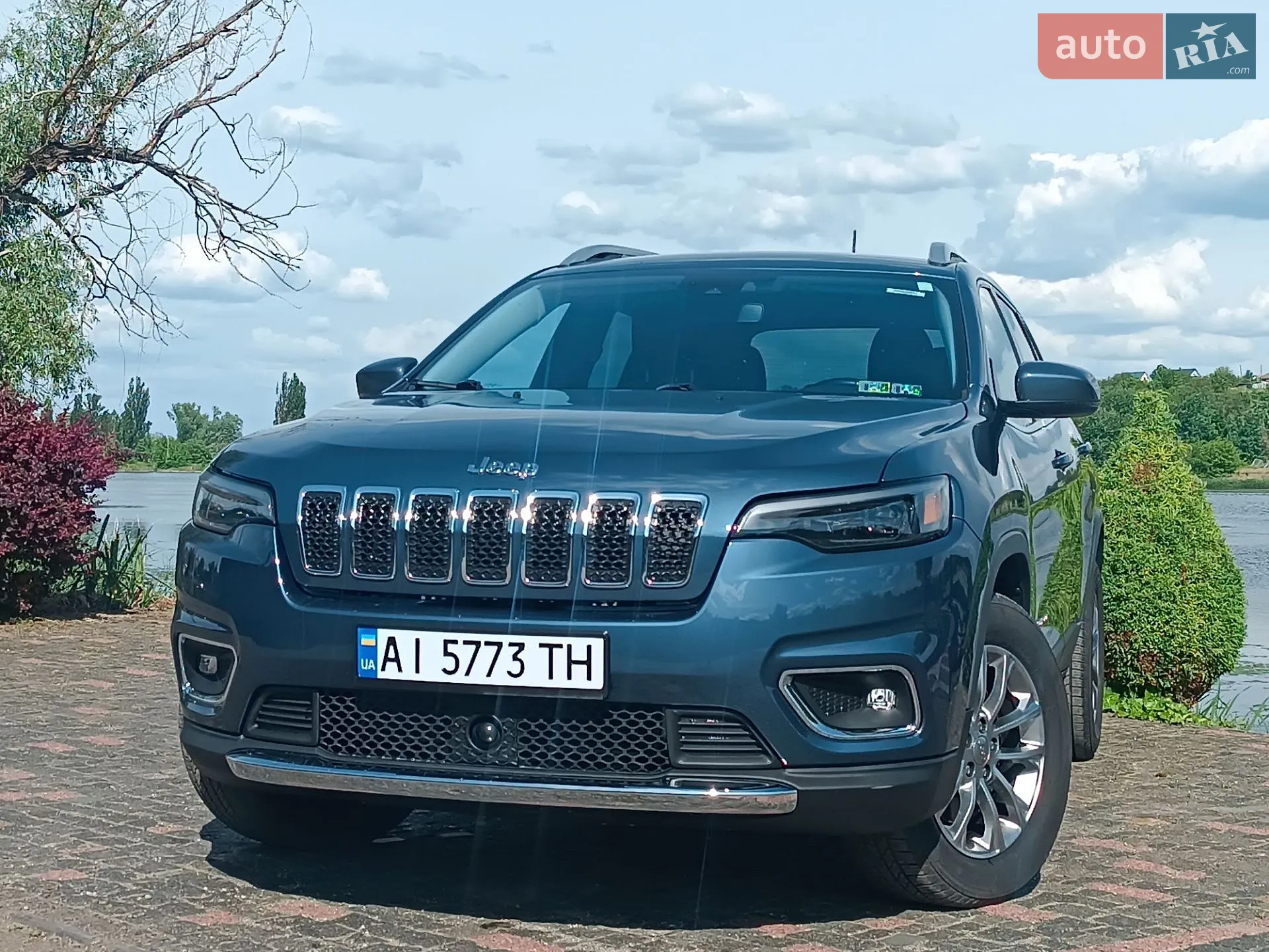 2020 Jeep Cherokee - мініатюра 3