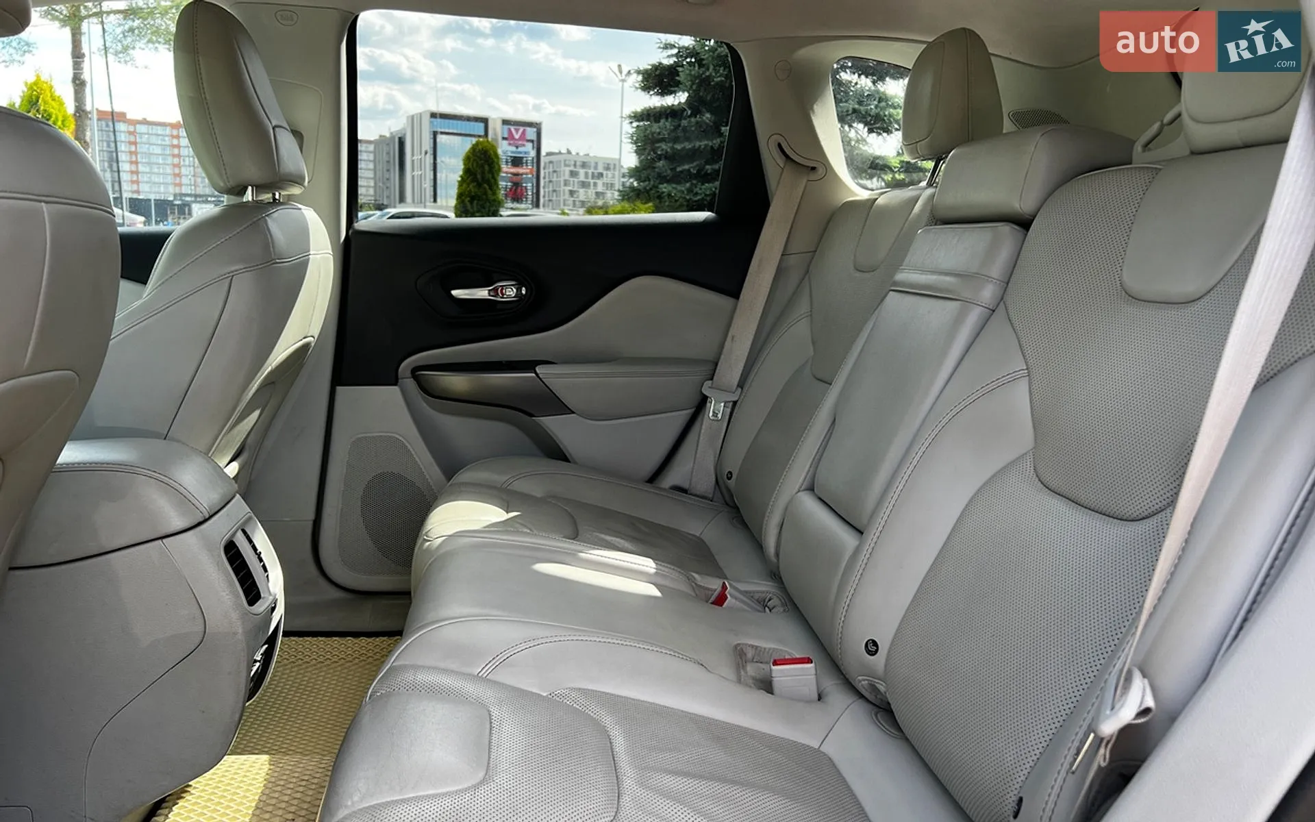 2018 Jeep Cherokee - мініатюра 25