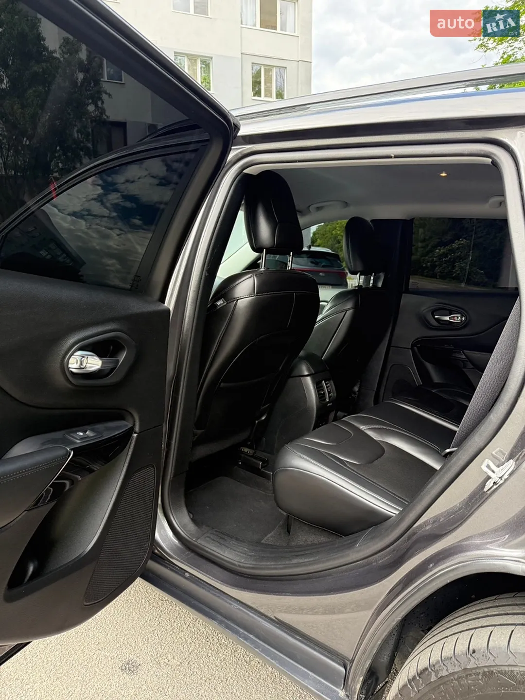 2019 Jeep Cherokee - мініатюра 17