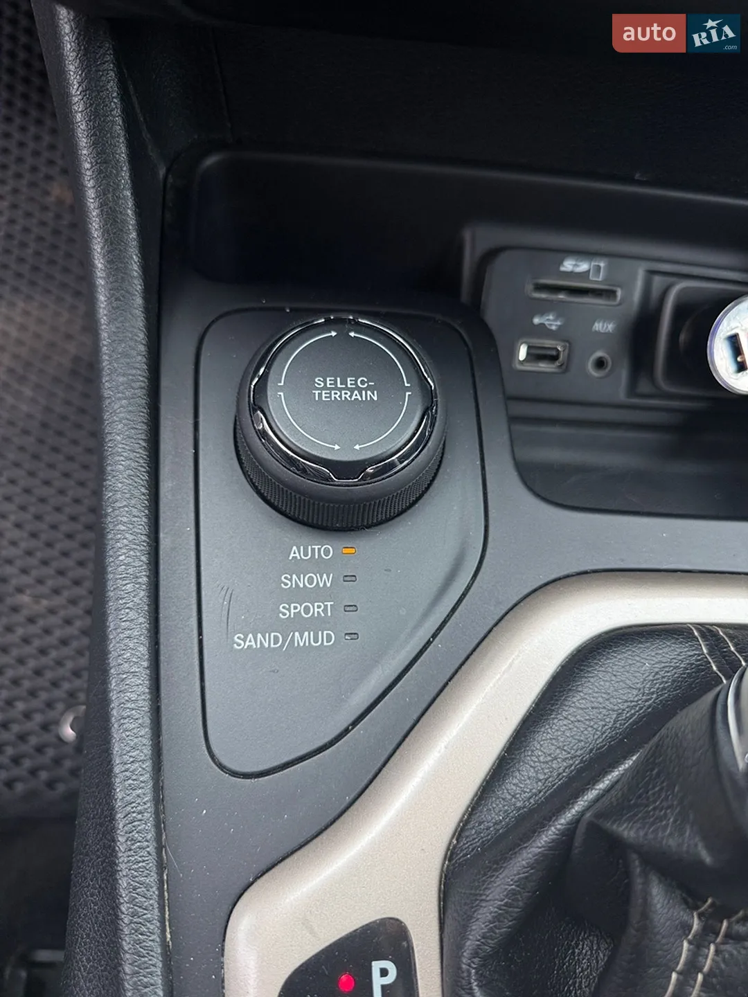 2016 Jeep Cherokee - мініатюра 24