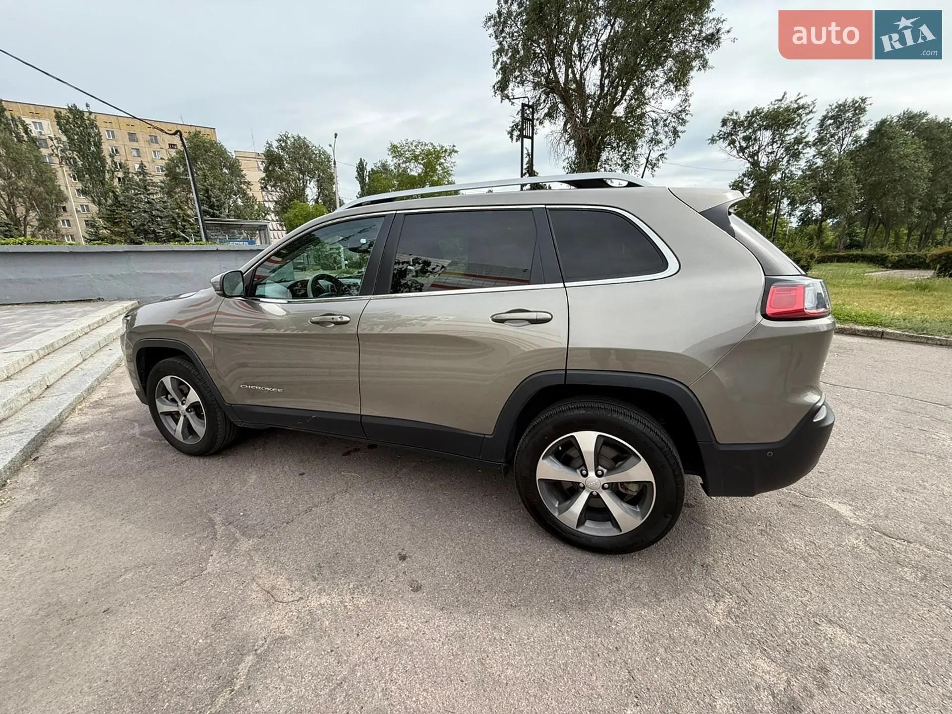 2021 Jeep Cherokee - мініатюра 3