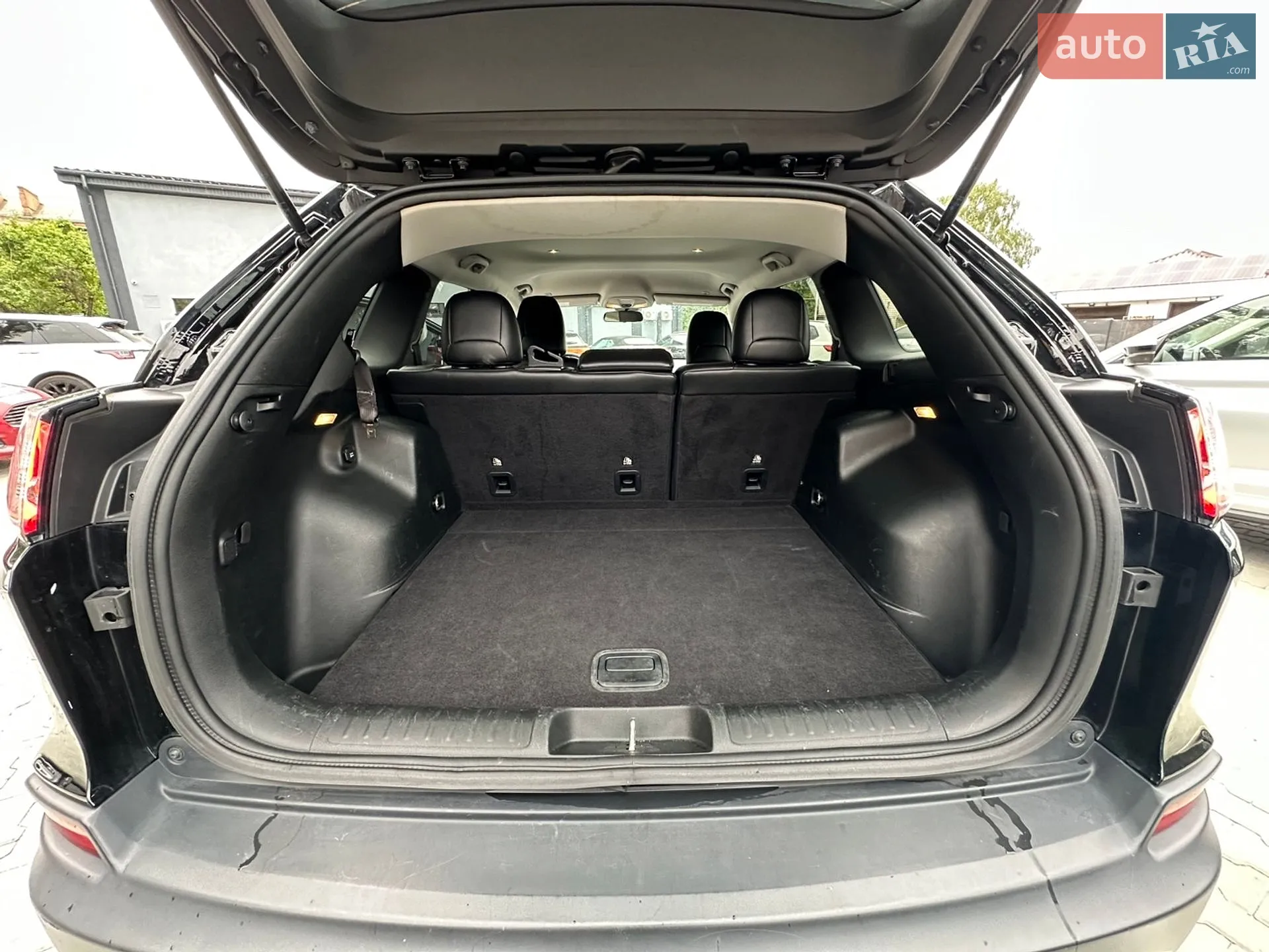2019 Jeep Cherokee - мініатюра 39