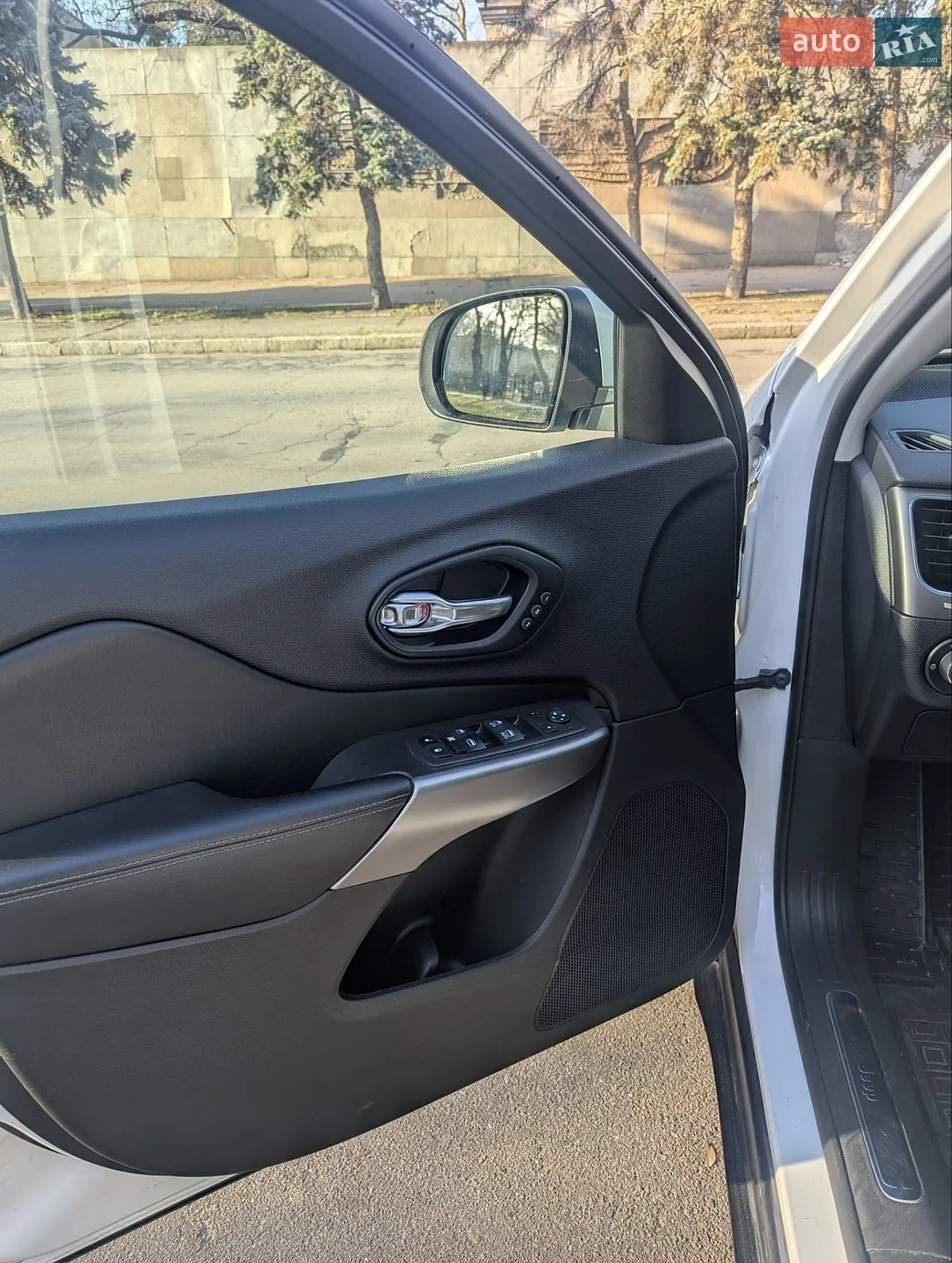 2021 Jeep Cherokee - мініатюра 9