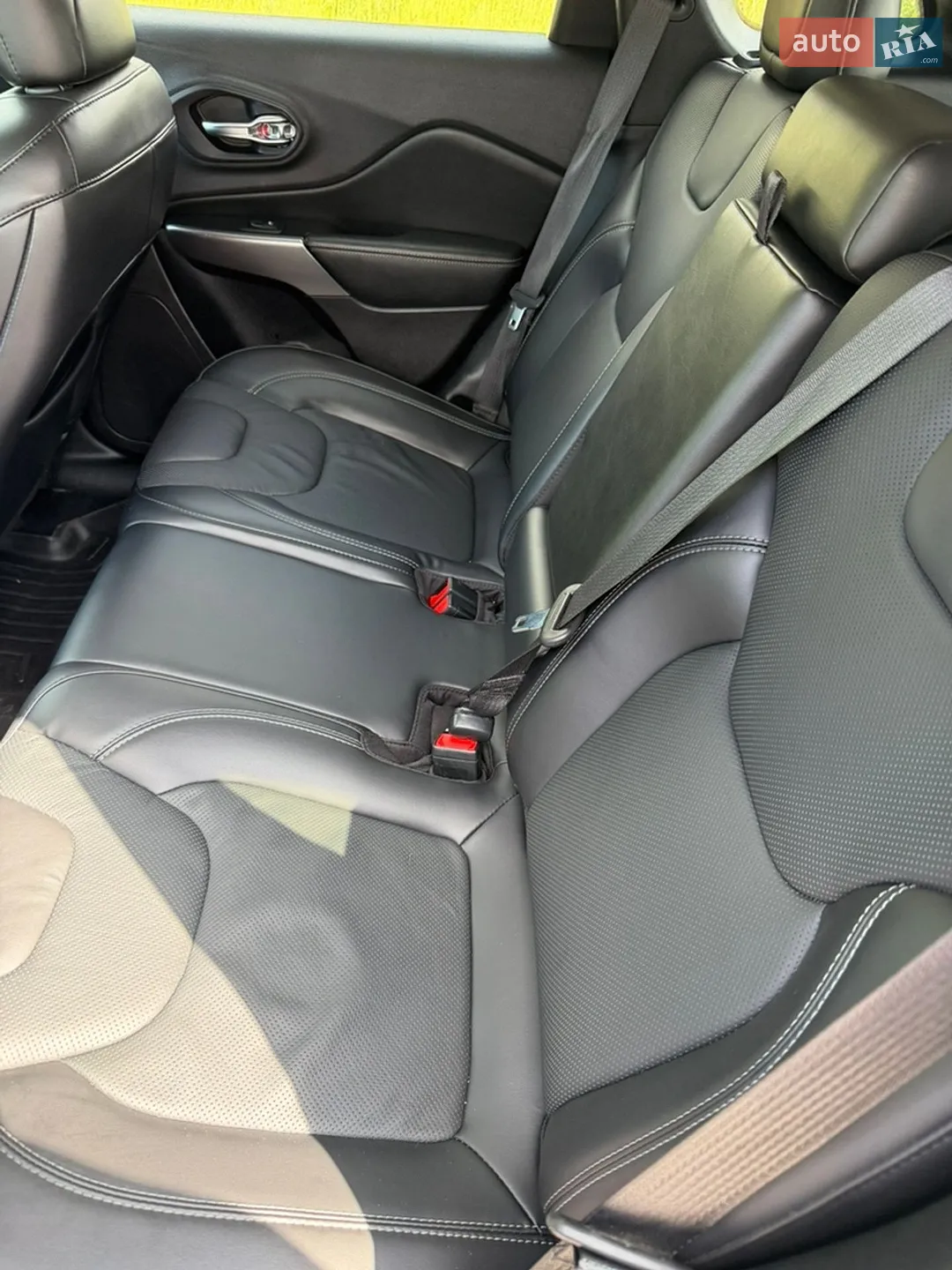 2019 Jeep Cherokee - мініатюра 11