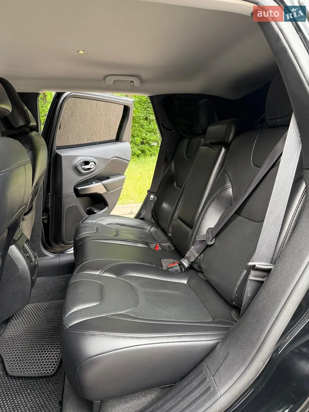 2019 Jeep Cherokee - мініатюра 23