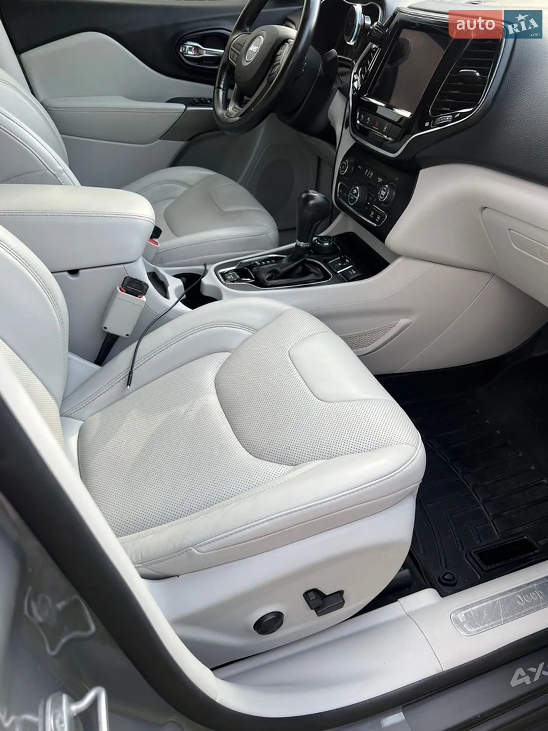 2021 Jeep Cherokee - мініатюра 37