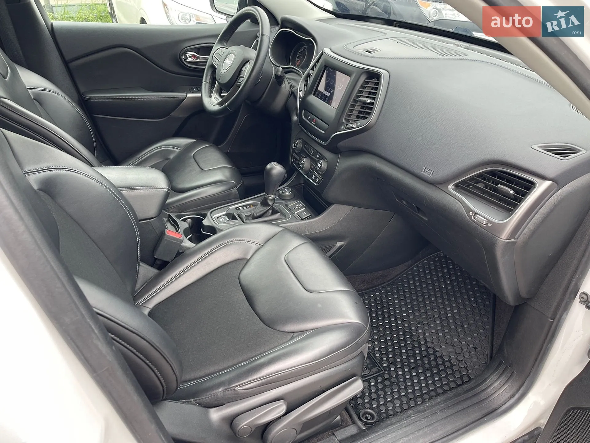 2019 Jeep Cherokee - мініатюра 13