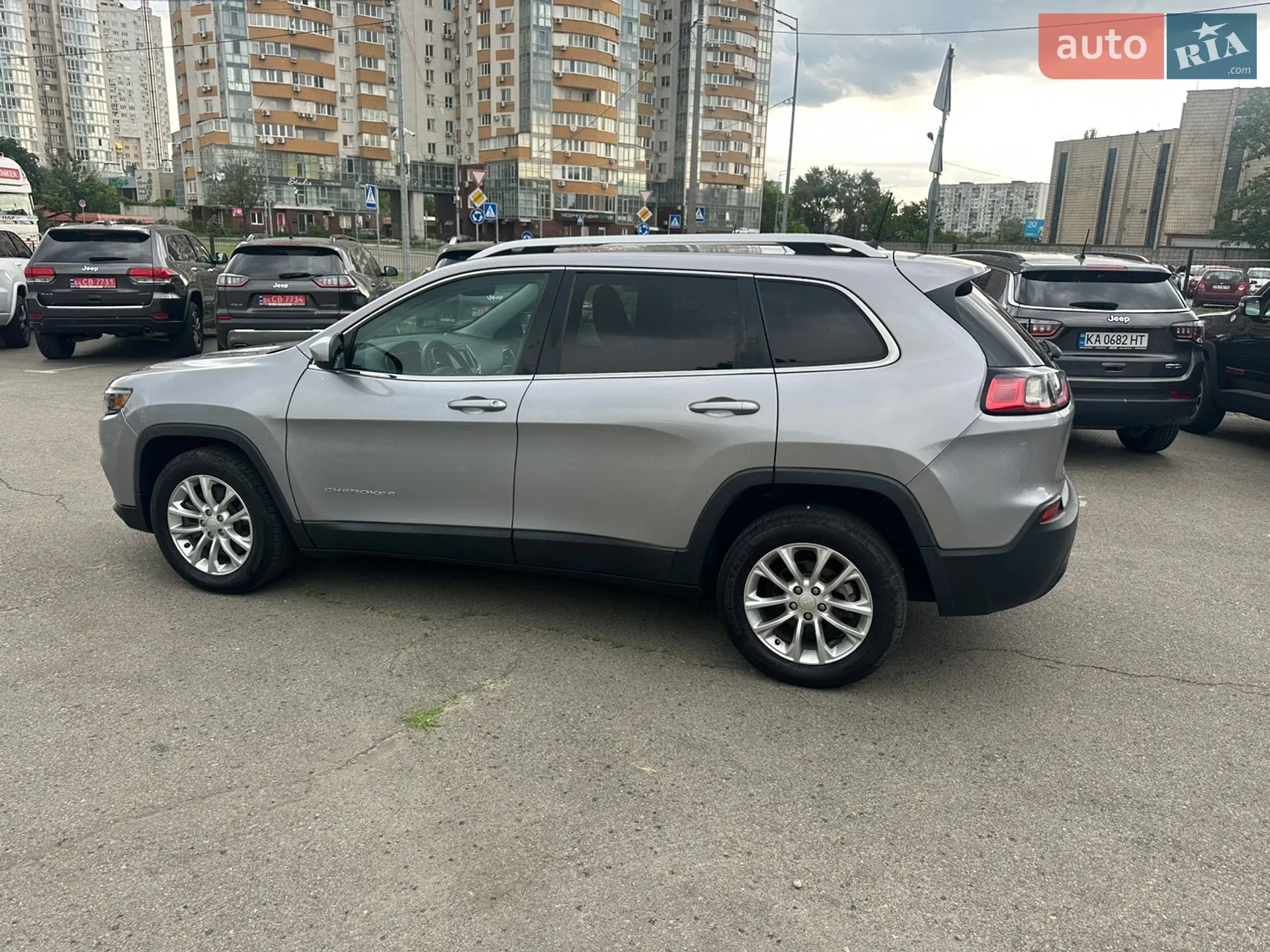 2018 Jeep Cherokee - мініатюра 11