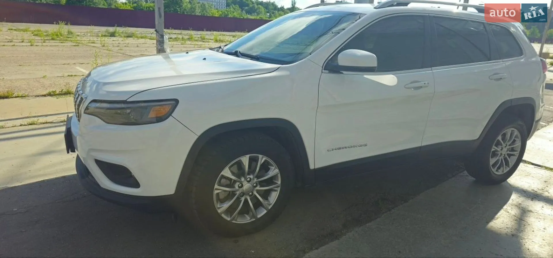 2020 Jeep Cherokee - мініатюра 15
