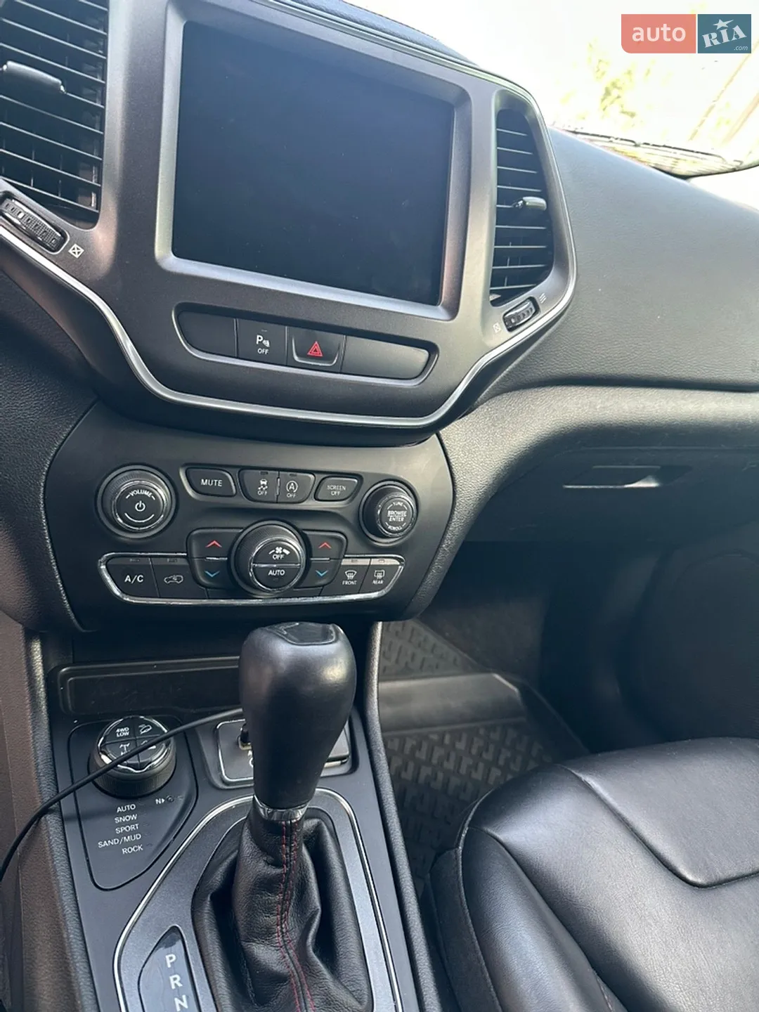 2019 Jeep Cherokee - мініатюра 14