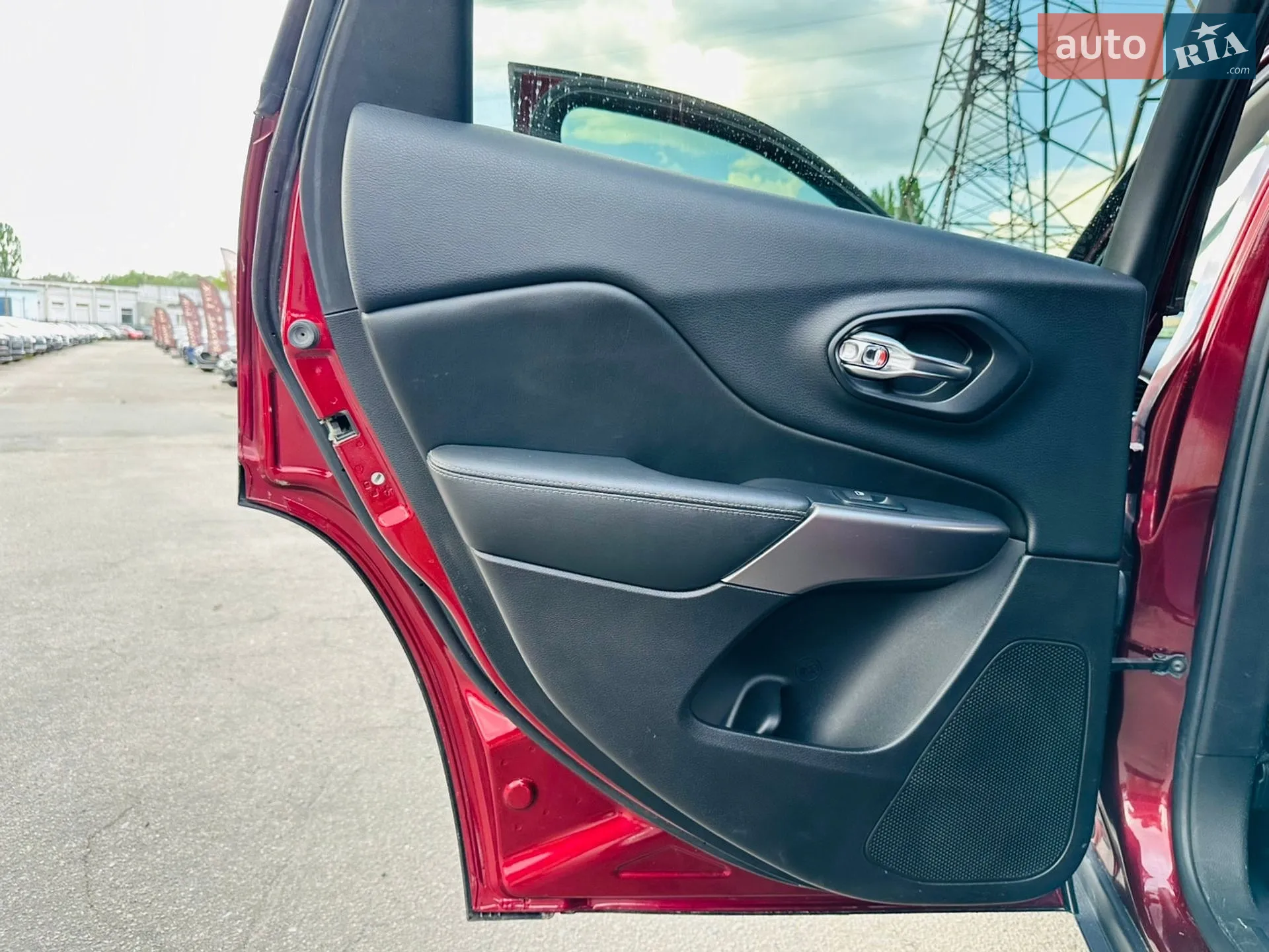 2018 Jeep Cherokee - мініатюра 16