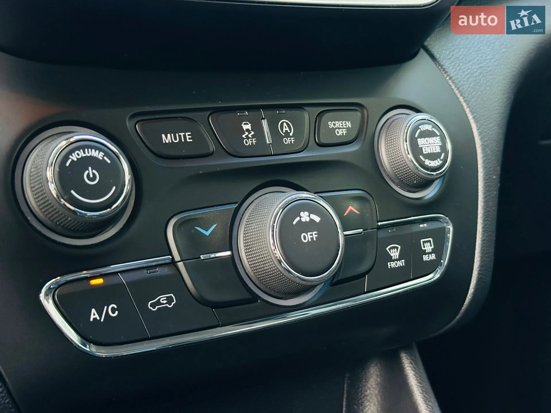 2018 Jeep Cherokee - мініатюра 31