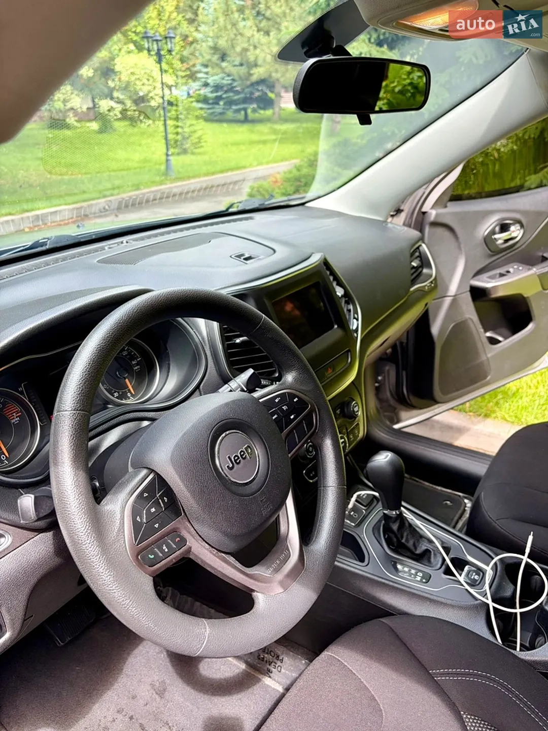 2020 Jeep Cherokee - мініатюра 10