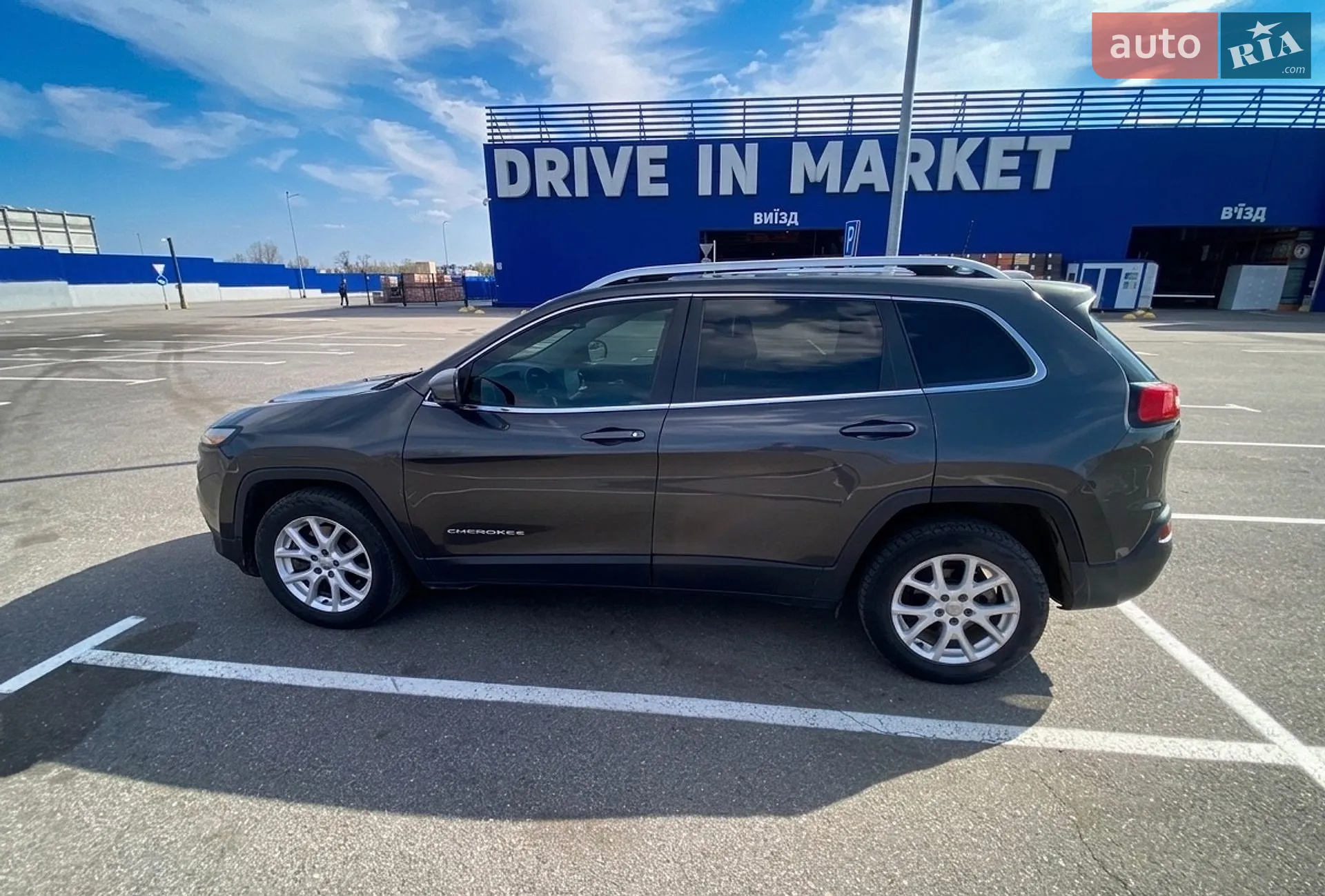 2016 Jeep Cherokee - мініатюра 3