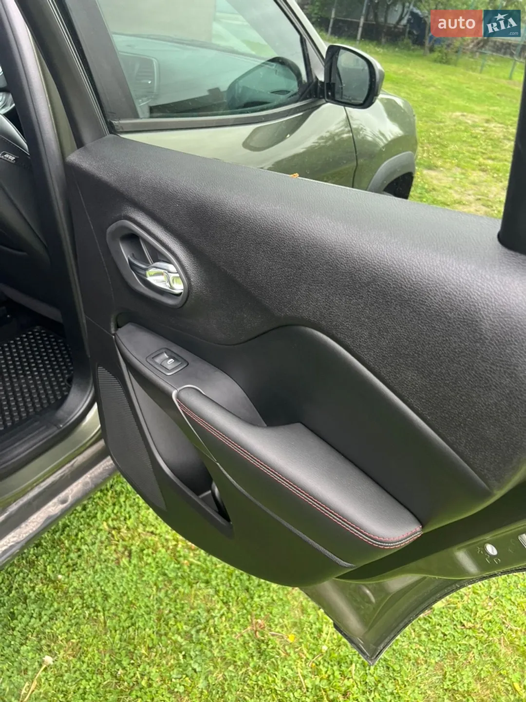 2019 Jeep Cherokee - мініатюра 23