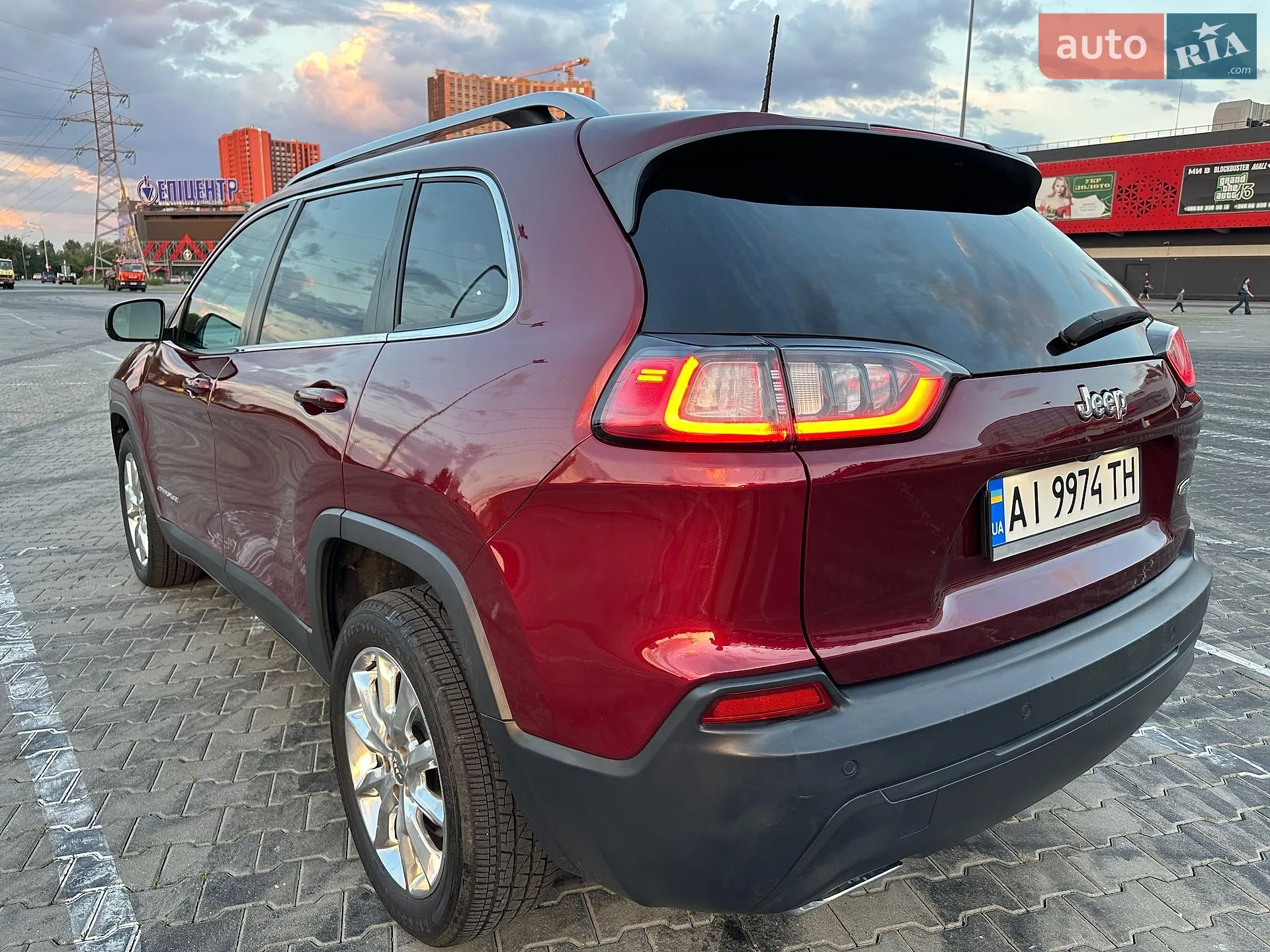 2020 Jeep Cherokee - мініатюра 5