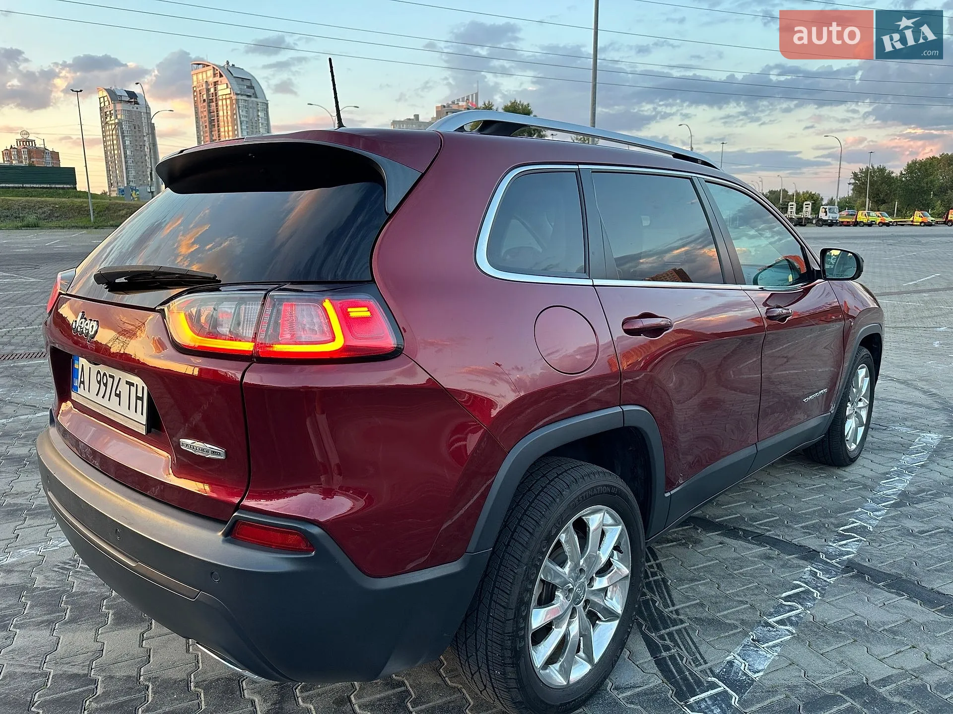 2020 Jeep Cherokee - мініатюра 7