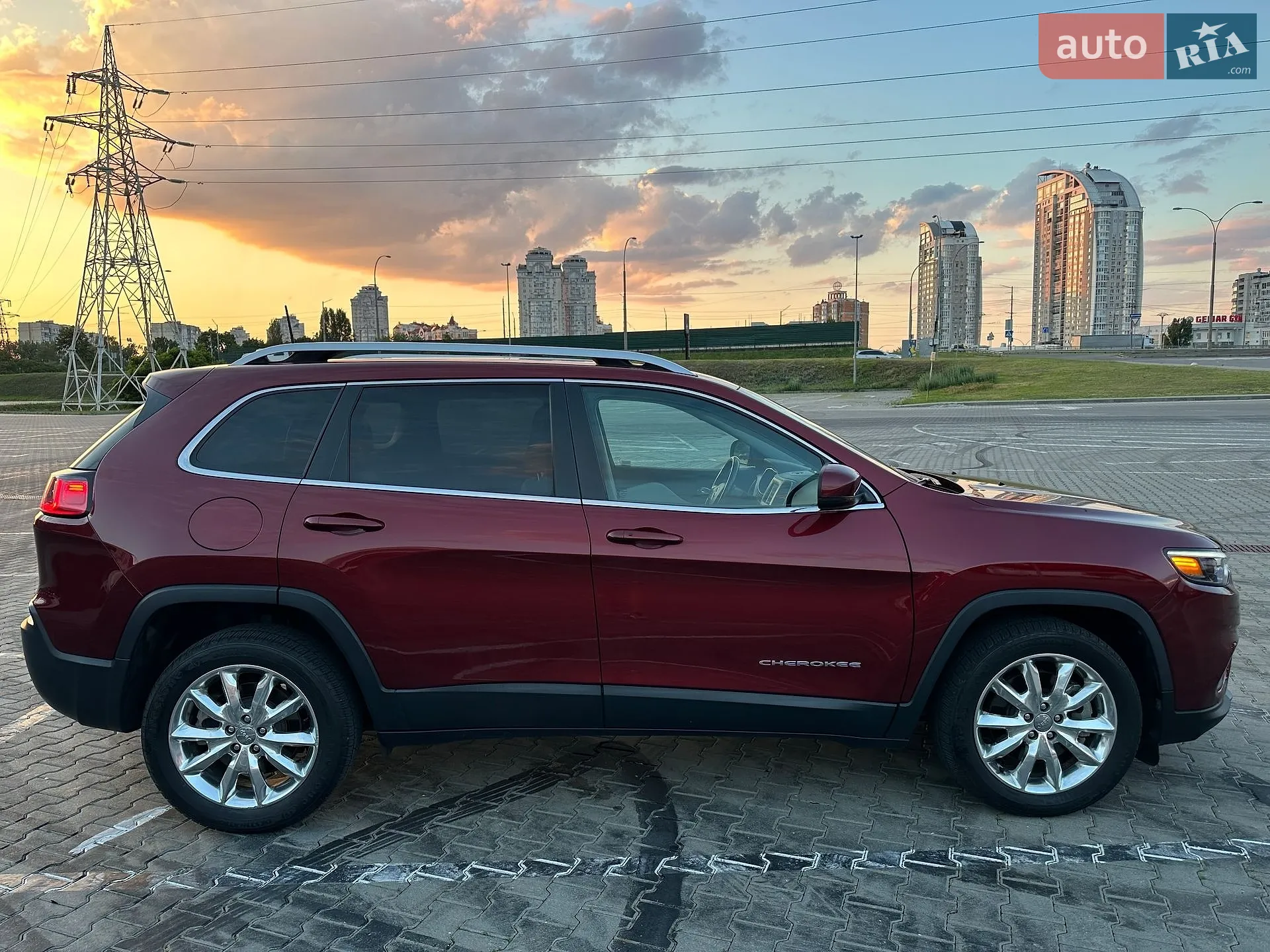 2020 Jeep Cherokee - мініатюра 8