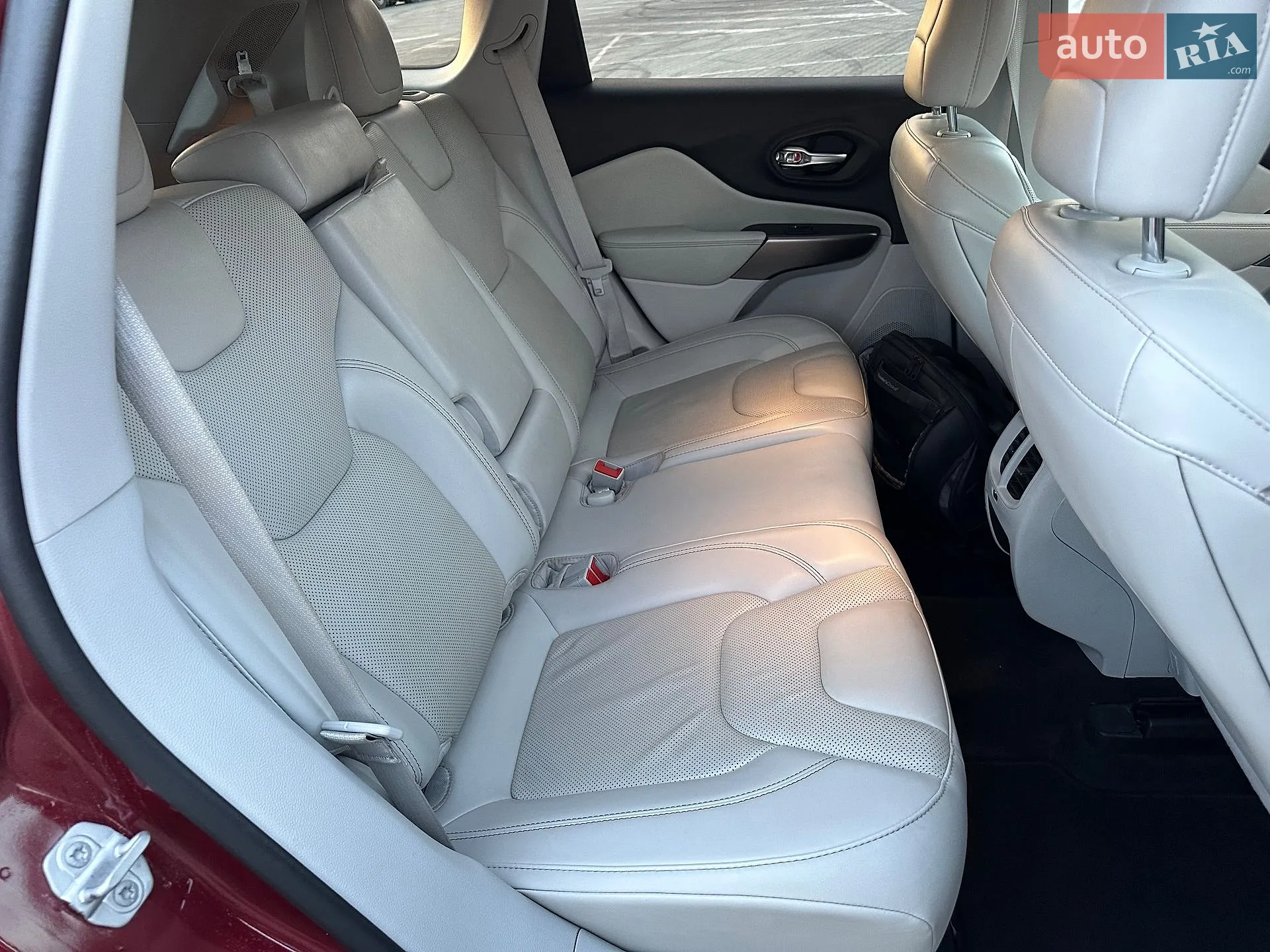 2020 Jeep Cherokee - мініатюра 15