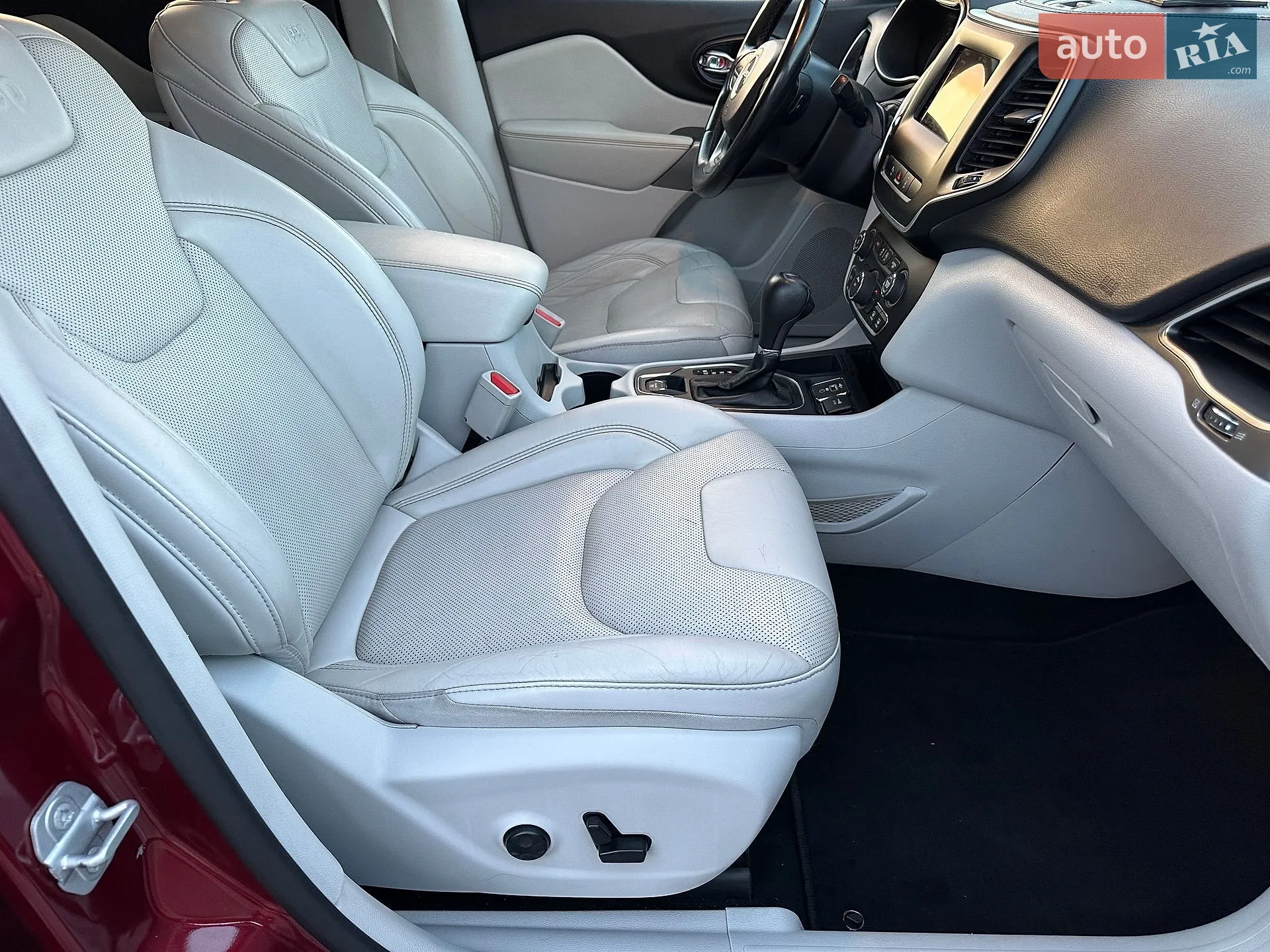 2020 Jeep Cherokee - мініатюра 17