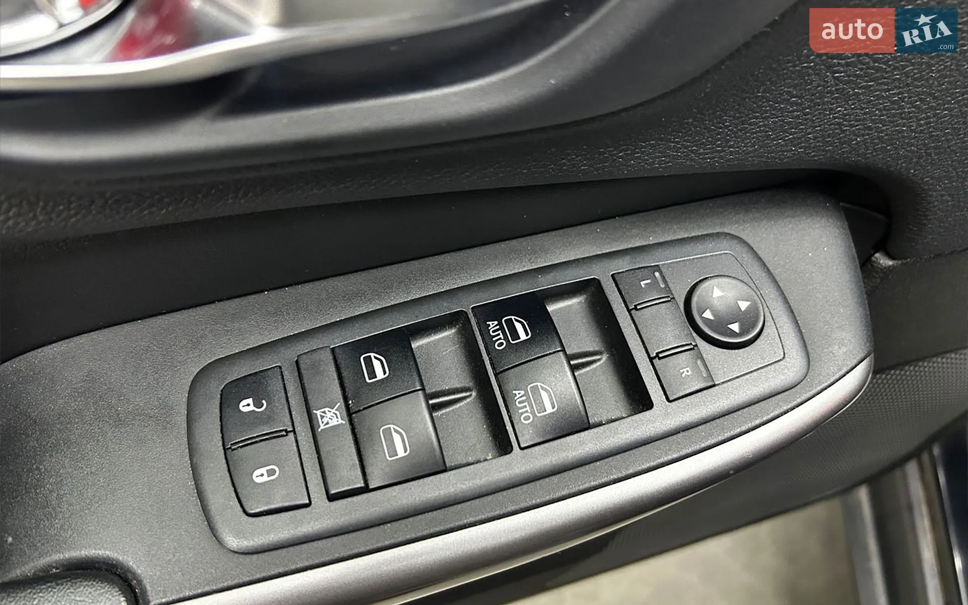 2018 Jeep Cherokee - мініатюра 14