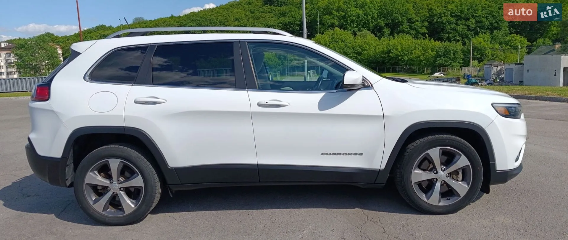 2019 Jeep Cherokee - мініатюра 2