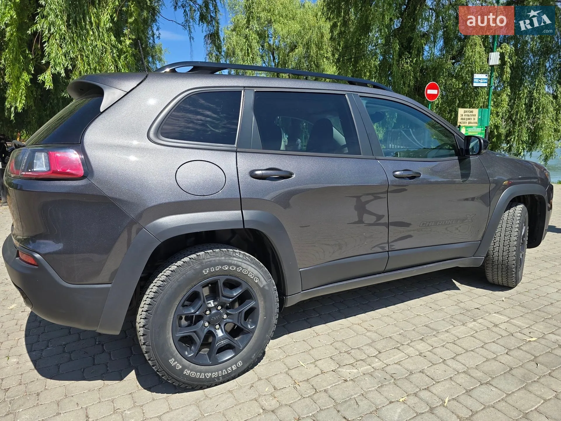2022 Jeep Cherokee - мініатюра 12