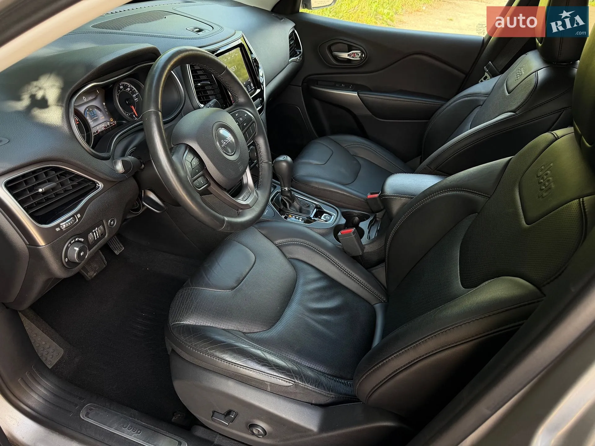 2019 Jeep Cherokee - мініатюра 23