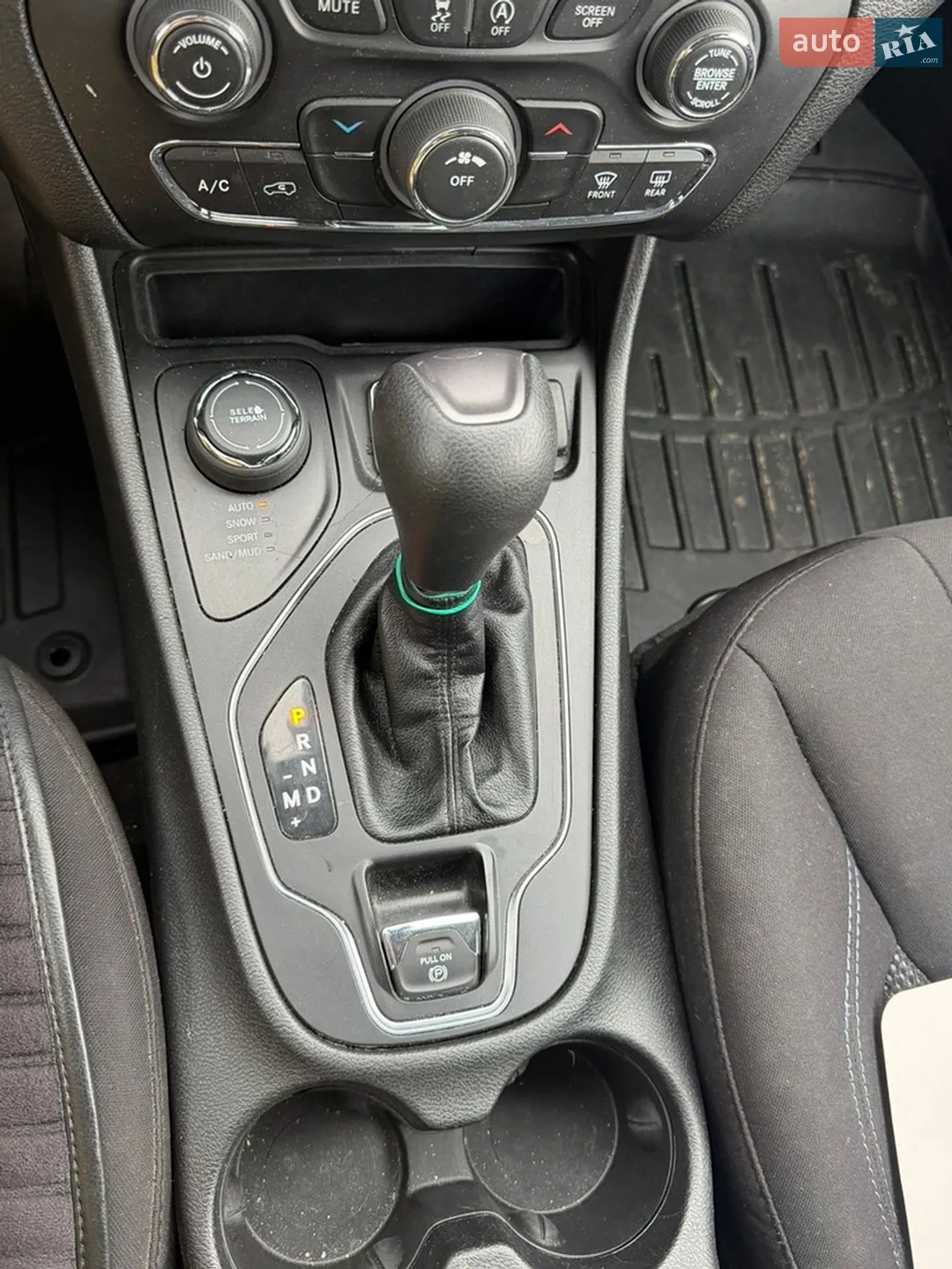2020 Jeep Cherokee - мініатюра 12