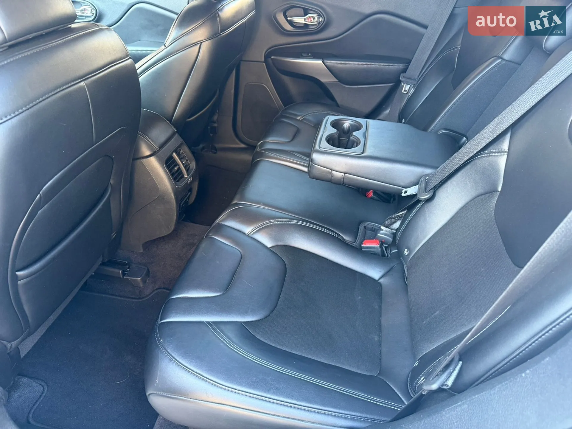 2019 Jeep Cherokee - мініатюра 7