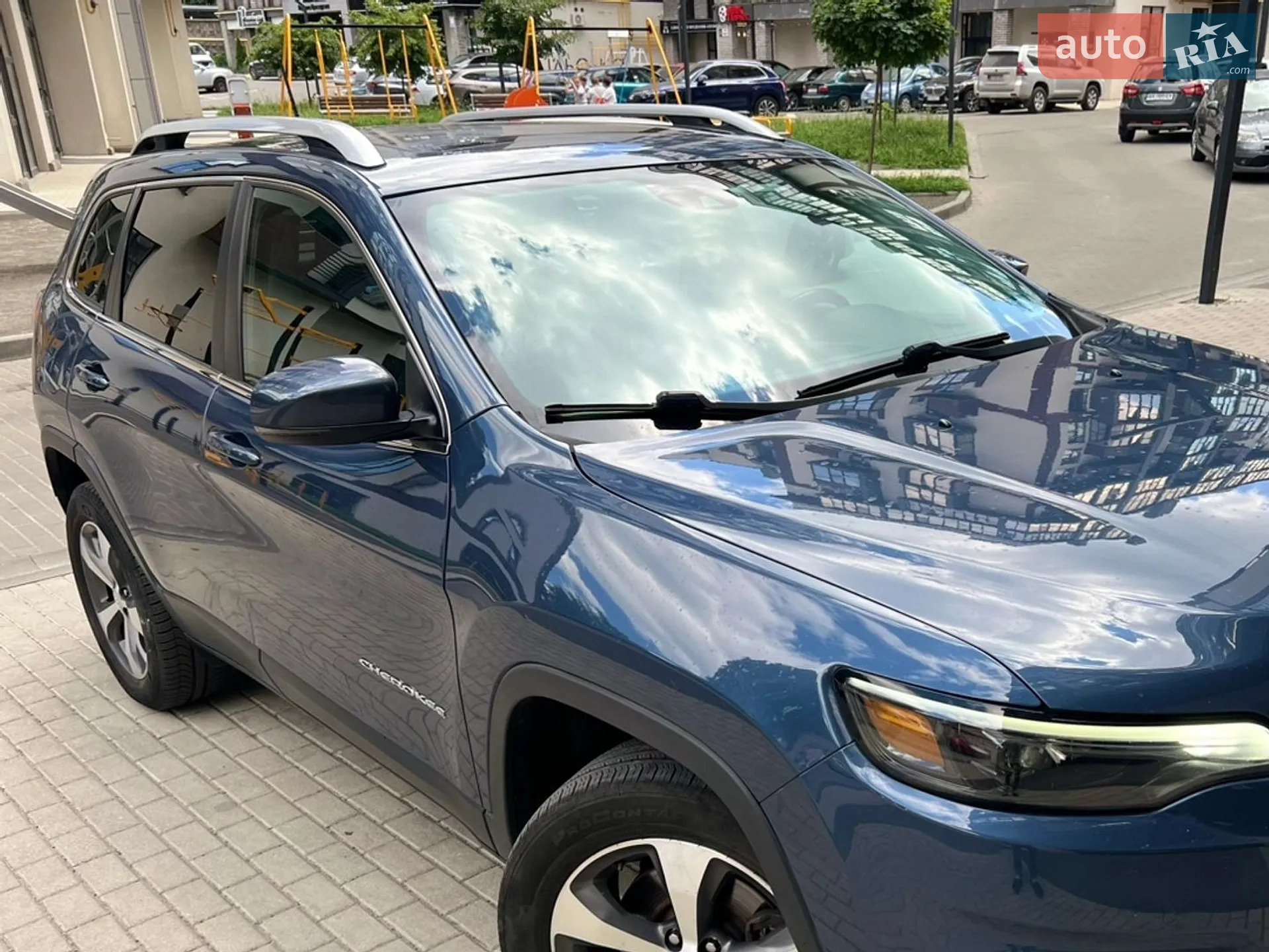 2020 Jeep Cherokee - мініатюра 2