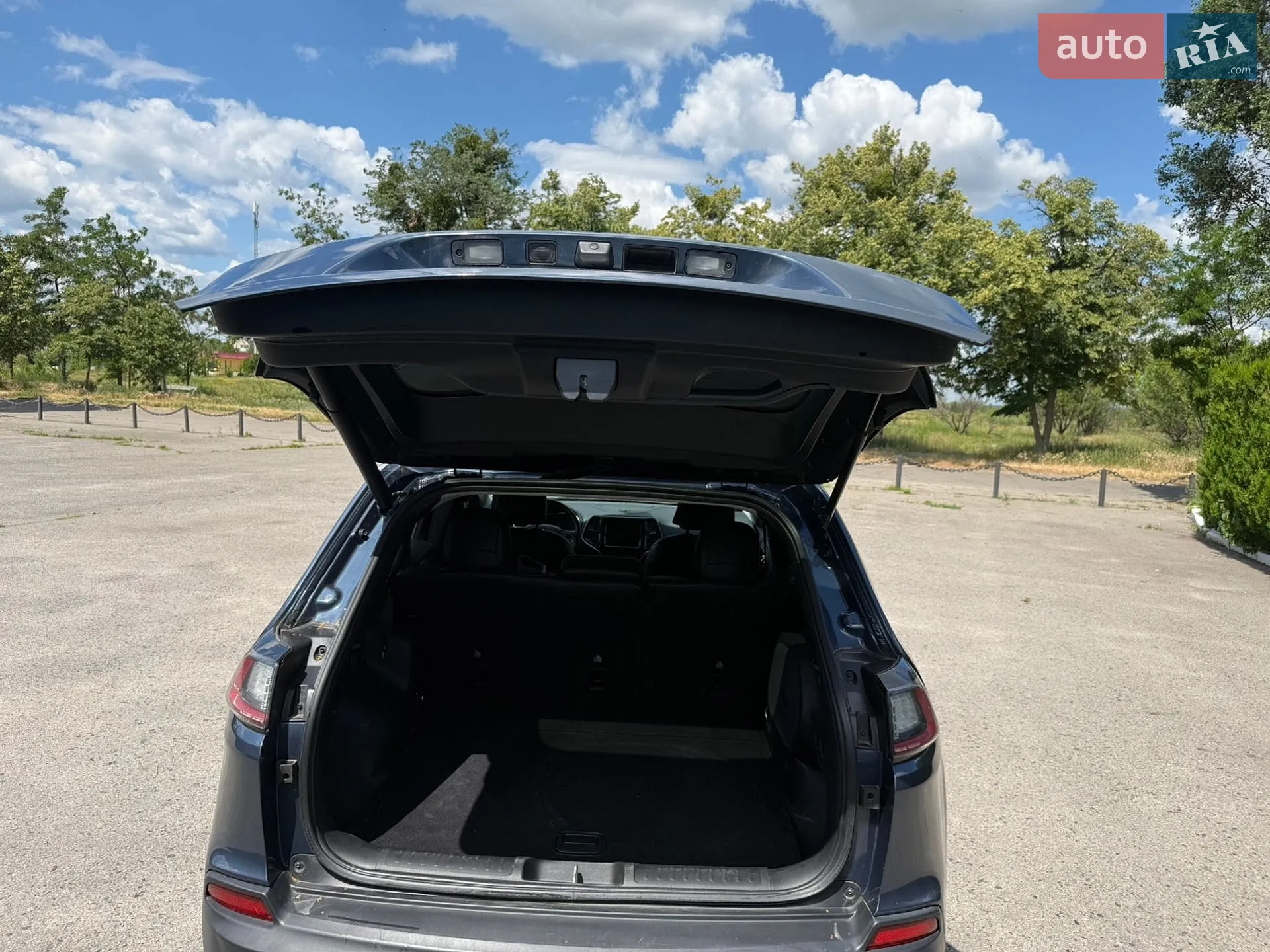 2019 Jeep Cherokee - мініатюра 4